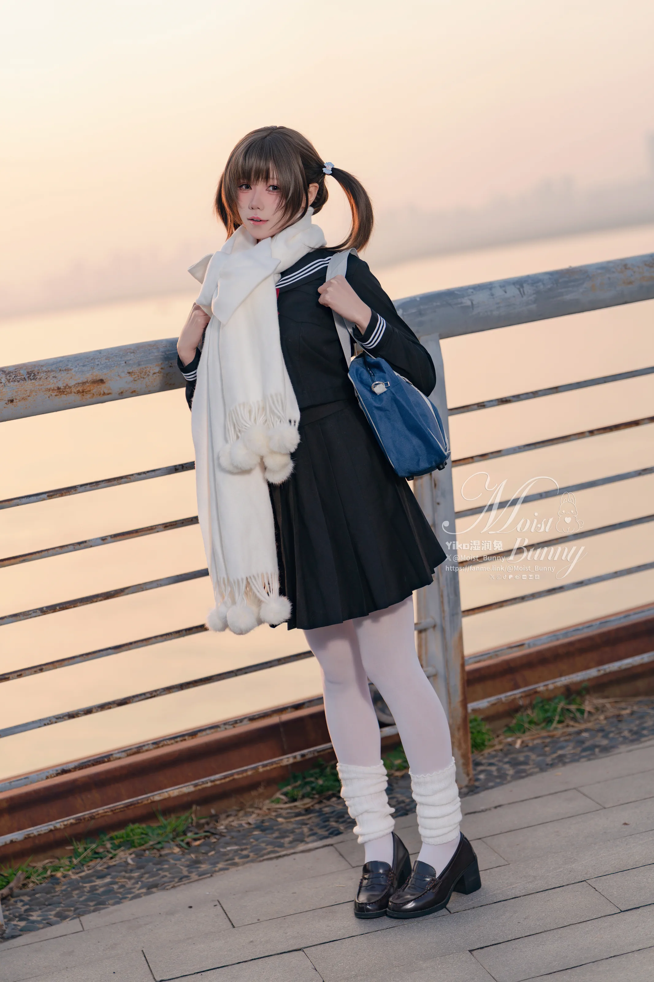 咬一口兔娘(黏黏团子兔) – 放课后の归路 [121P]