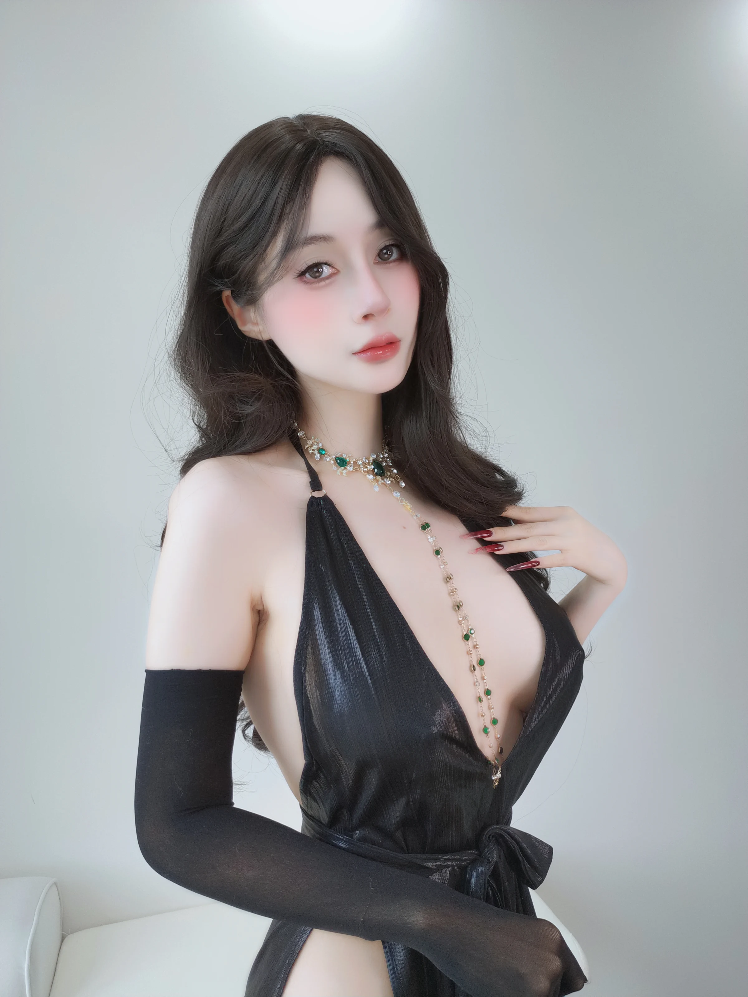 白银81 – 自摄Vol.103 黑丝礼裙 [122P]