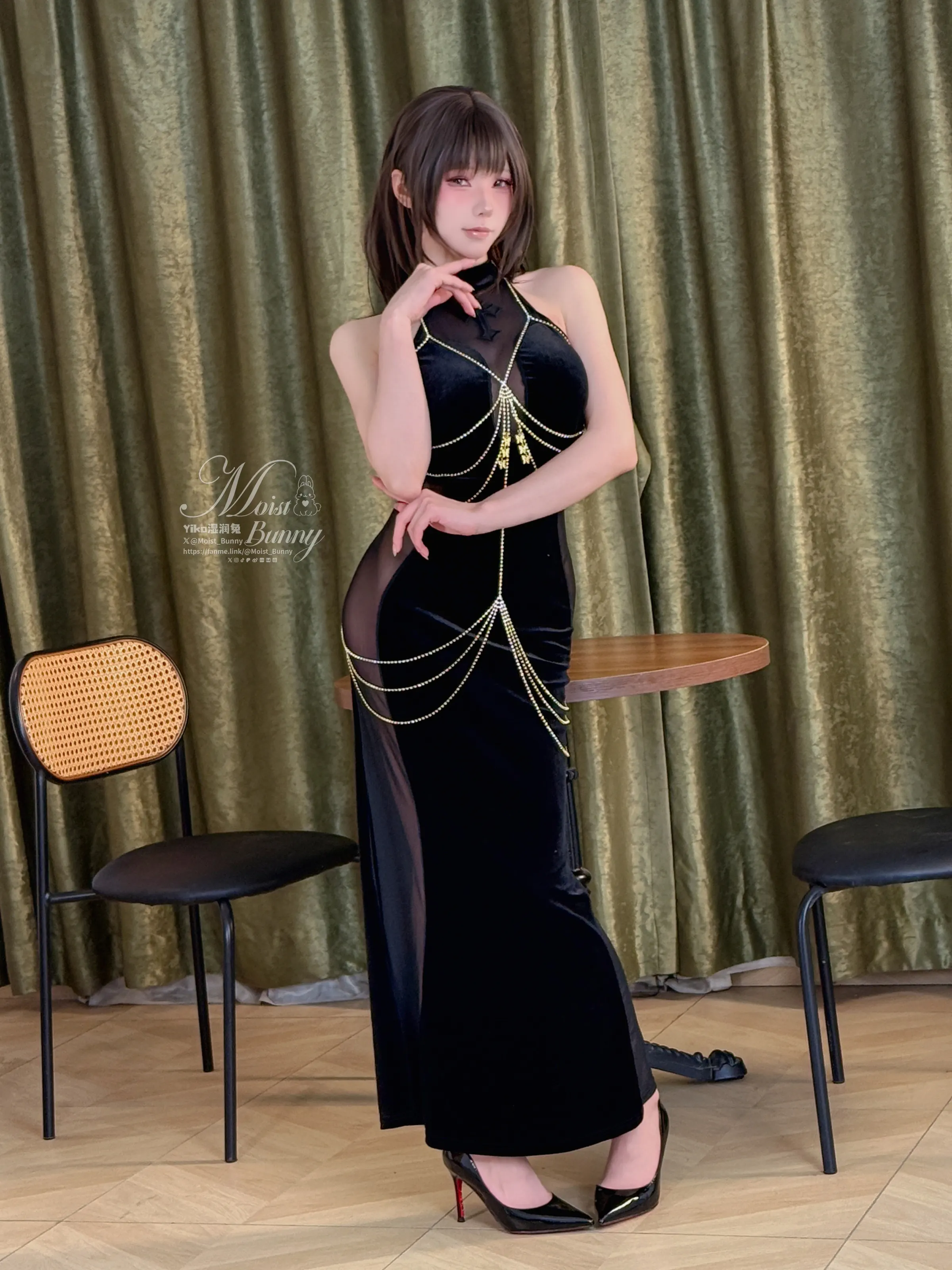 咬一口兔娘(黏黏团子兔) – 黑色丽花 [34P]