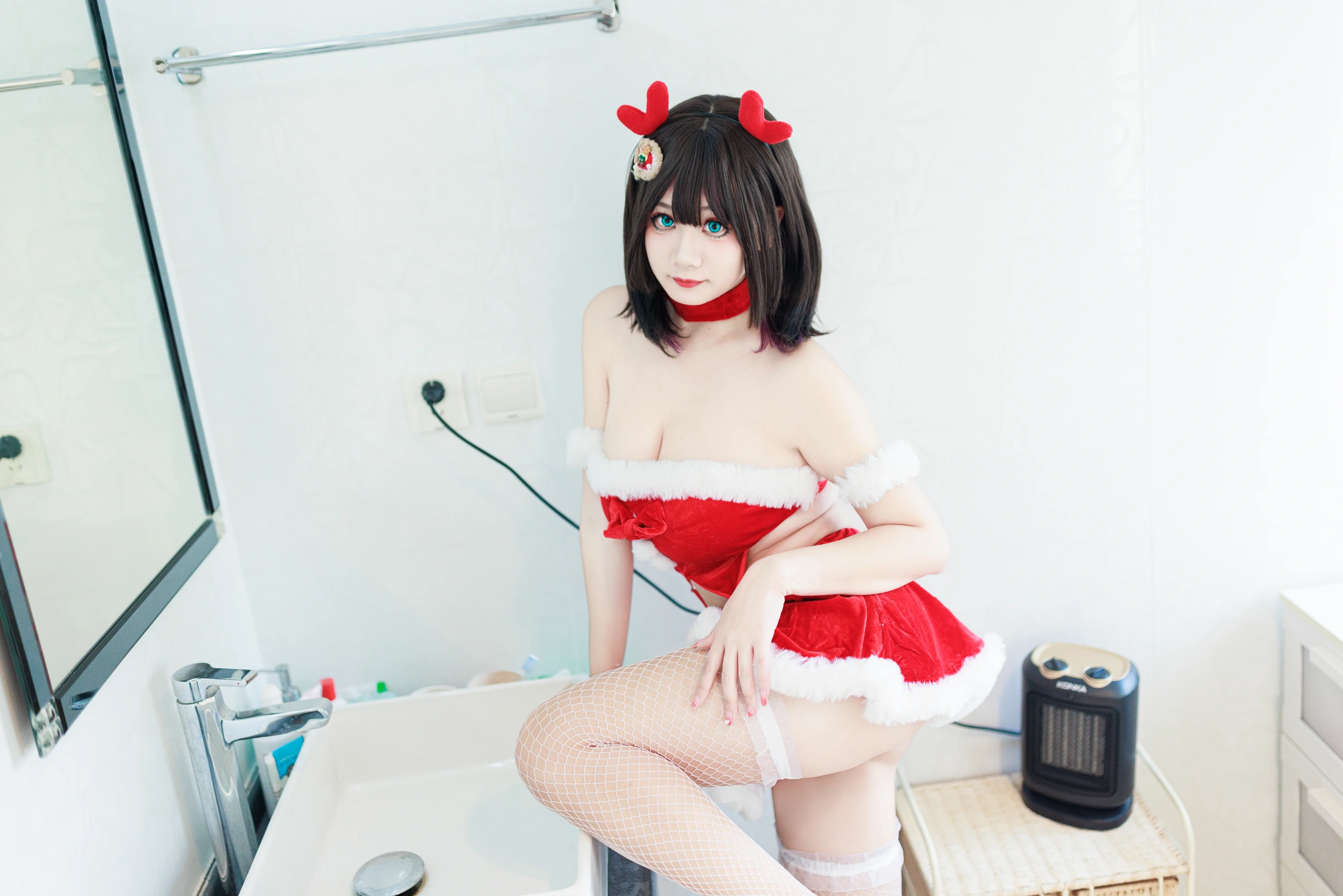 阿雪雪 – 圣诞居家 [83P]