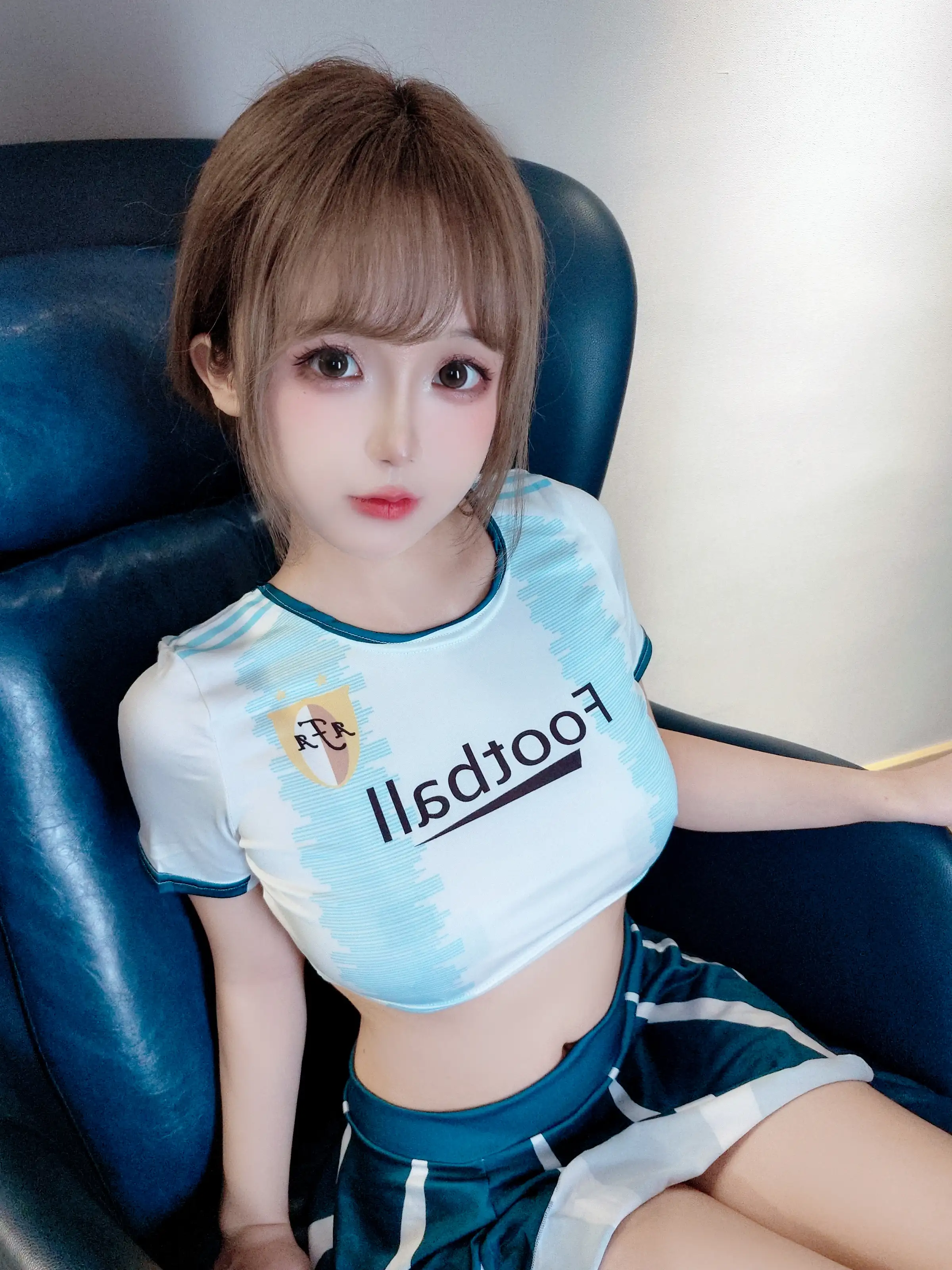 日奈娇 – 足球宝贝 [40P]