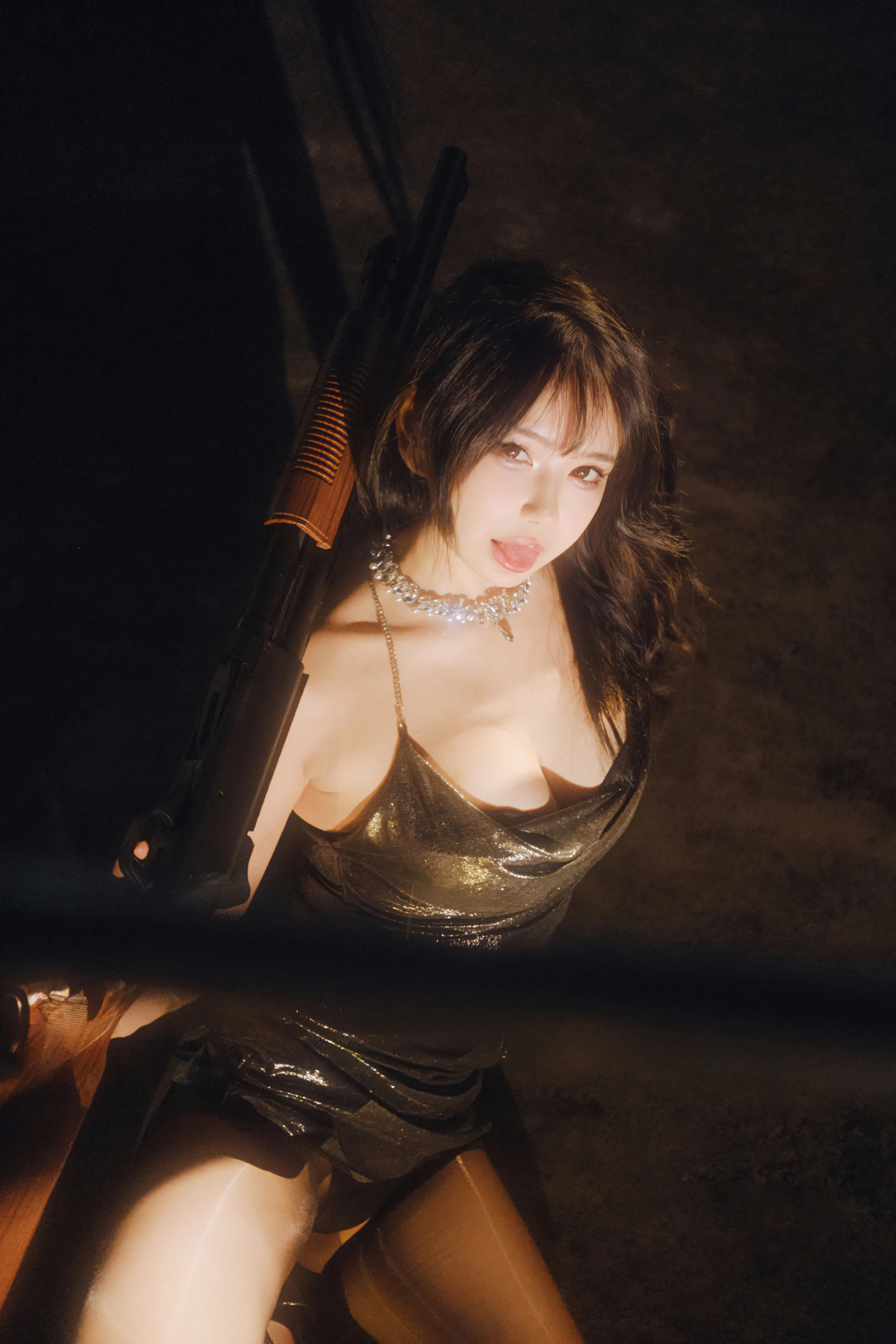 Tina很妖孽呀 – 夜色连衣裙 [37P]