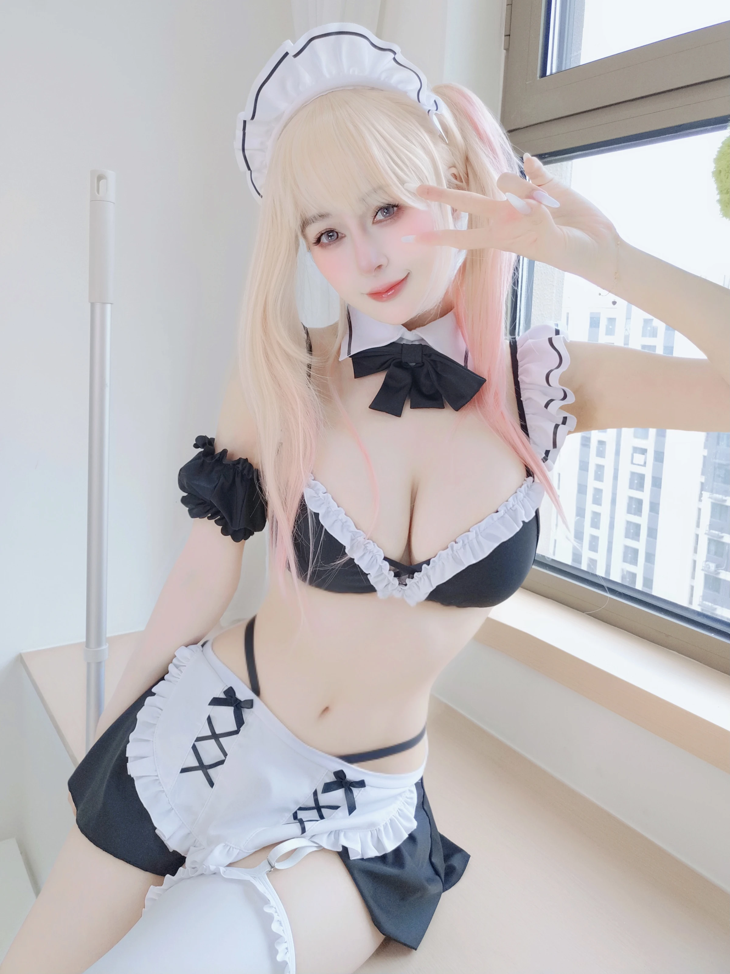 白银81 – Fantia 2025年12月会员合集(15期) [144P]