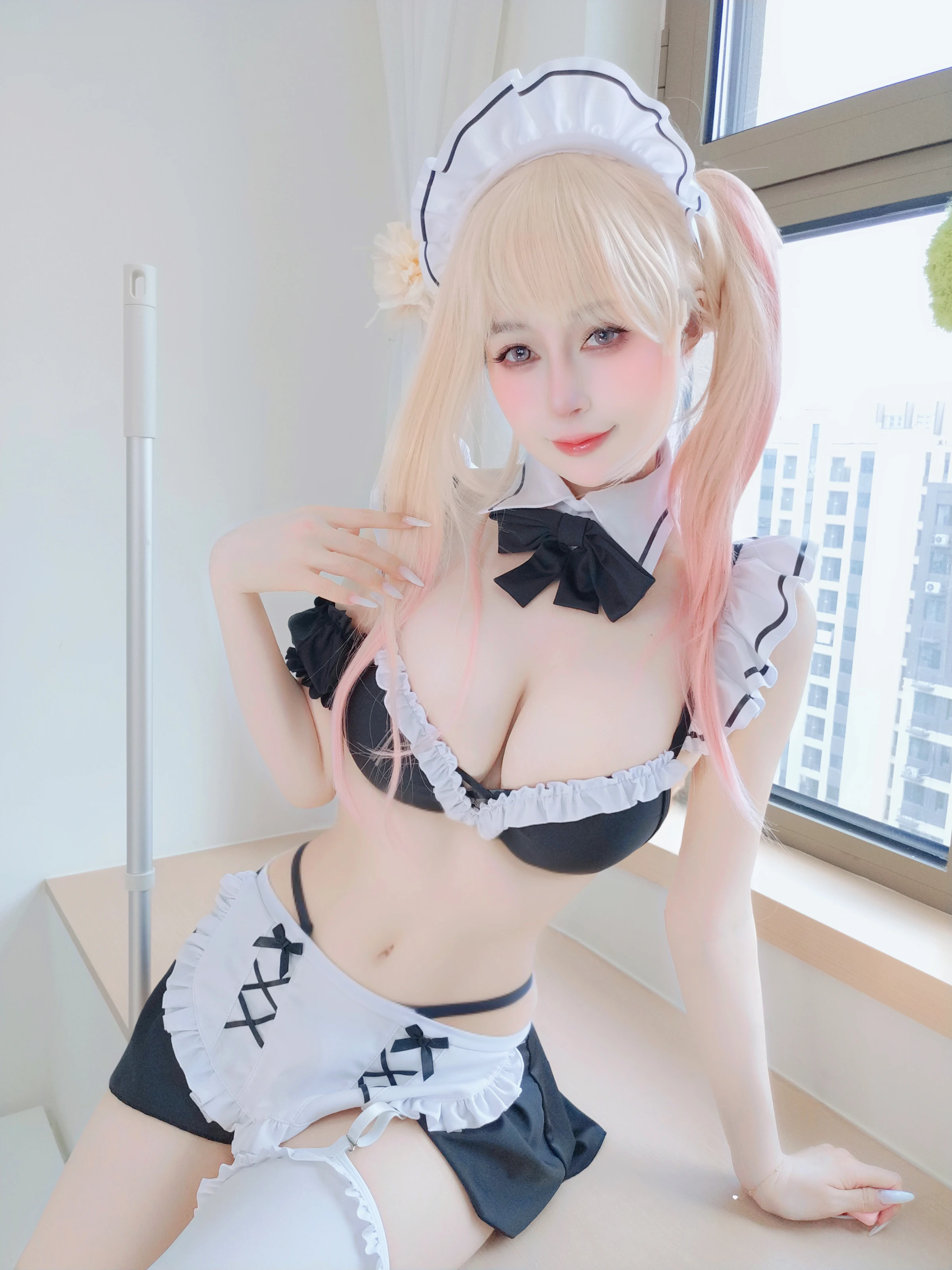 白银81 – Fantia 2025年12月会员合集(15期) [144P]