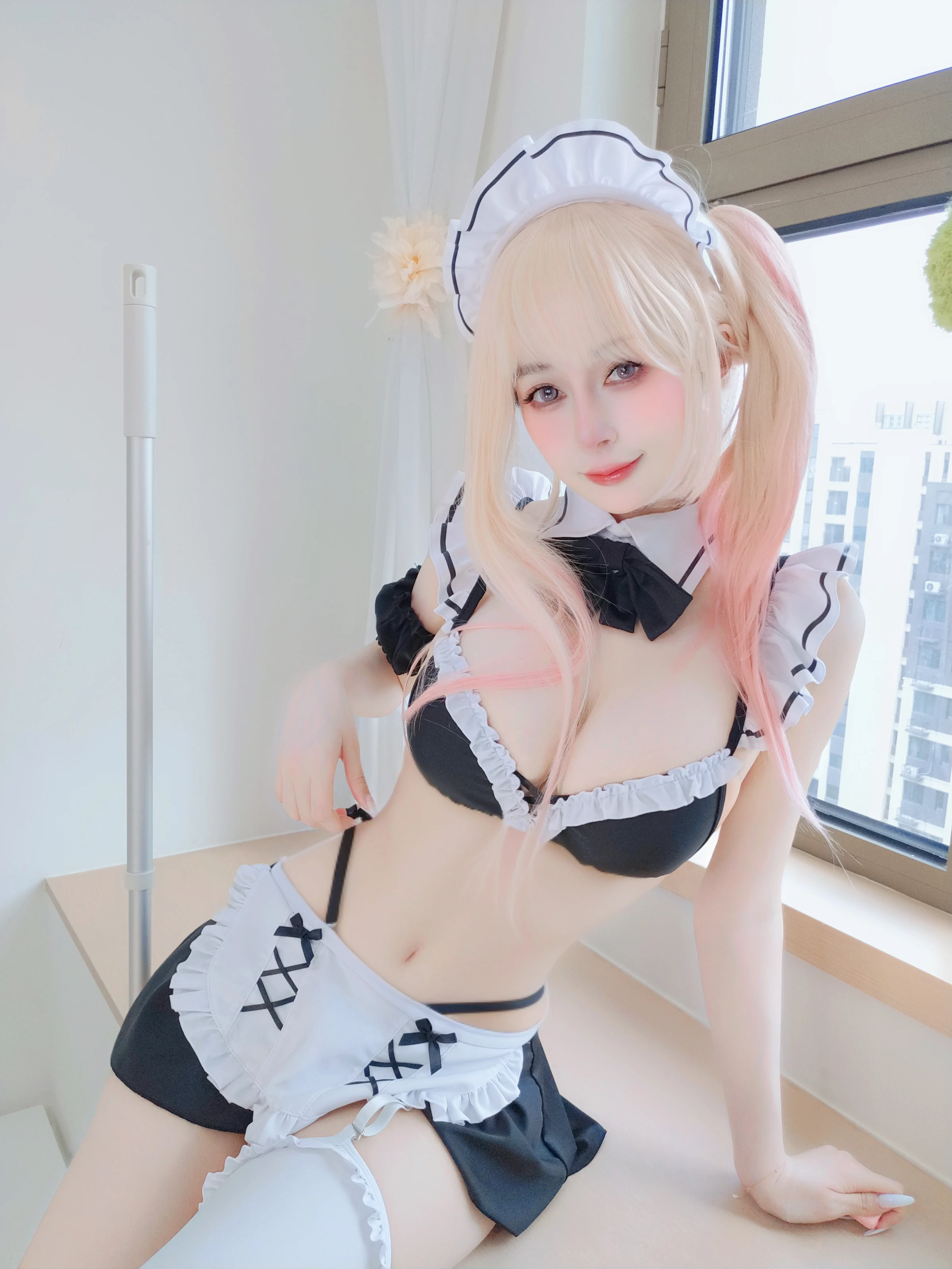 白银81 – Fantia 2025年12月会员合集(15期) [144P]