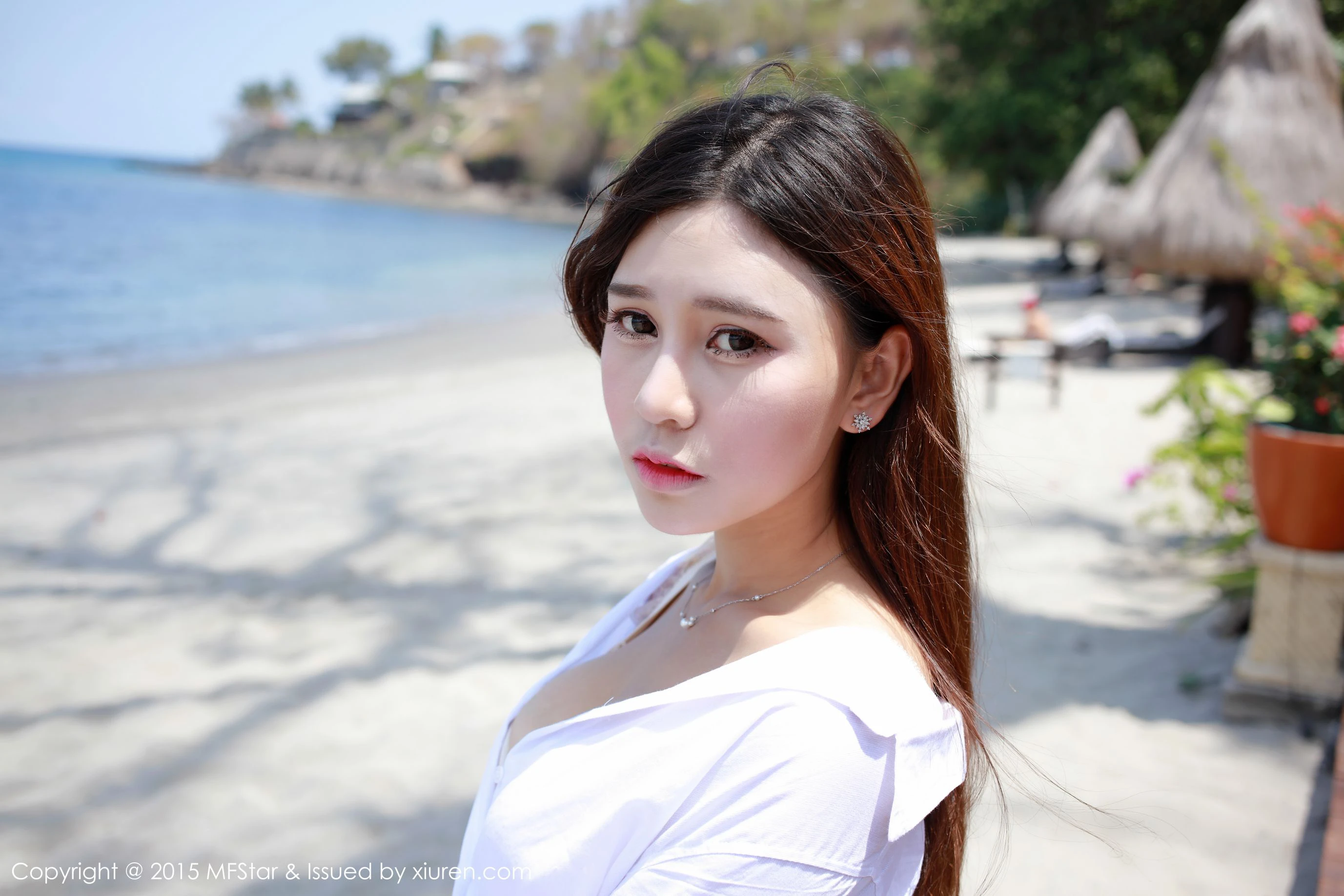 Milk楚楚《龙目岛旅拍》白衬衫+束缚比基尼 模范学院 Vol.026