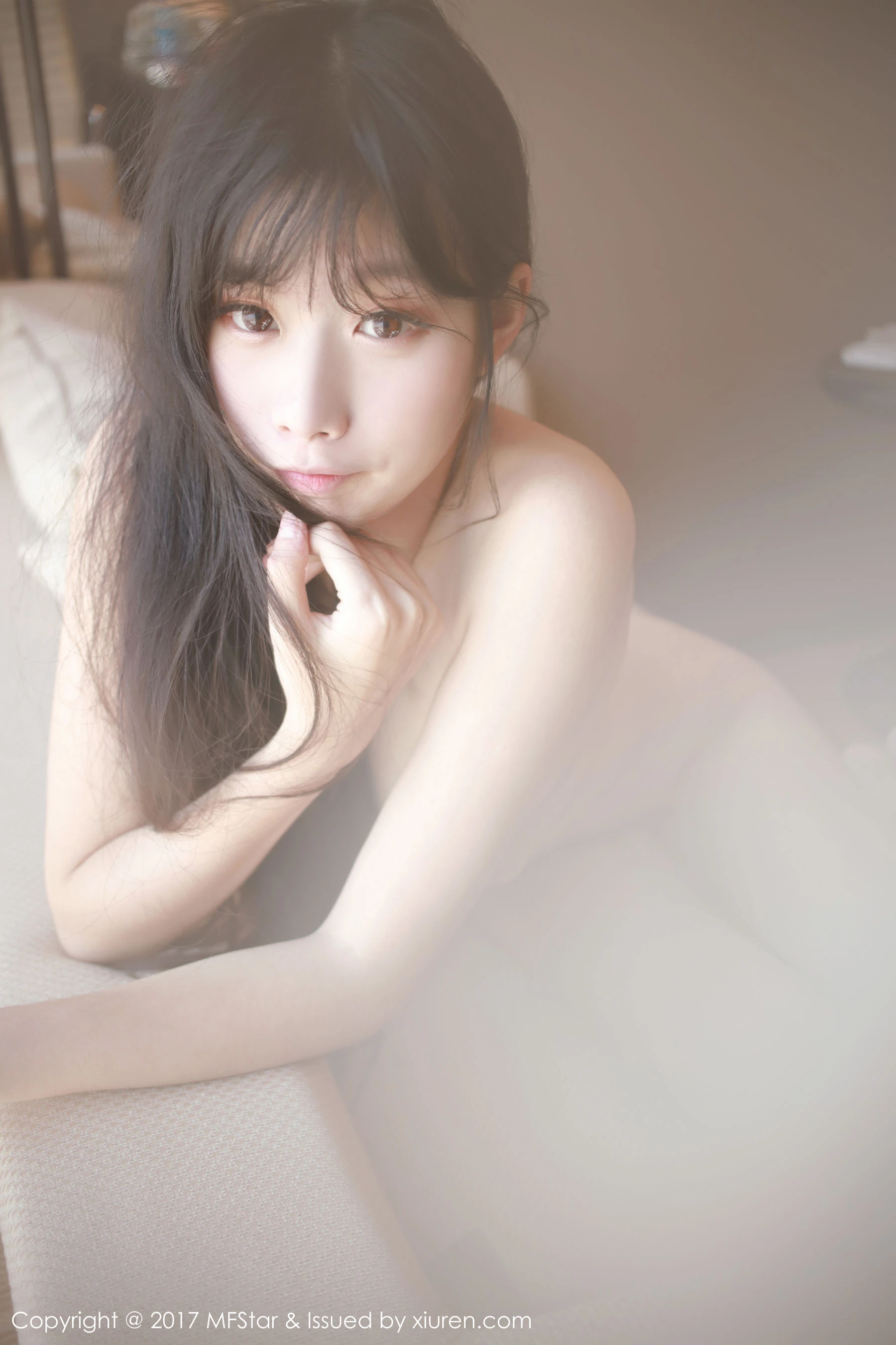 草莓兔兔《雪白肌肤的少女胴体》 模范学院 Vol.083