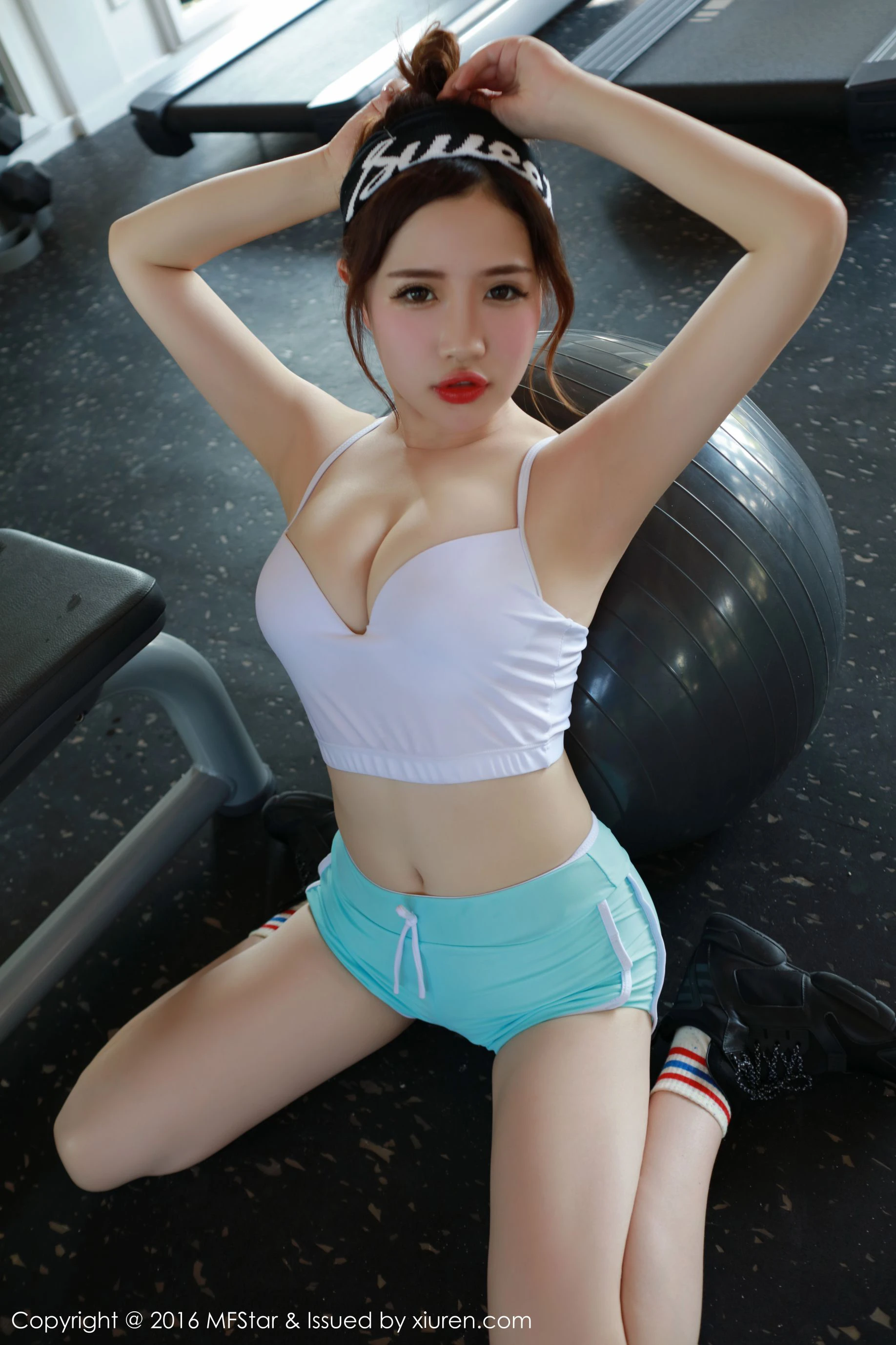 徐cake《马尔代夫旅拍》运动风泳衣+皮卡丘比基尼 模范学院 Vol.056