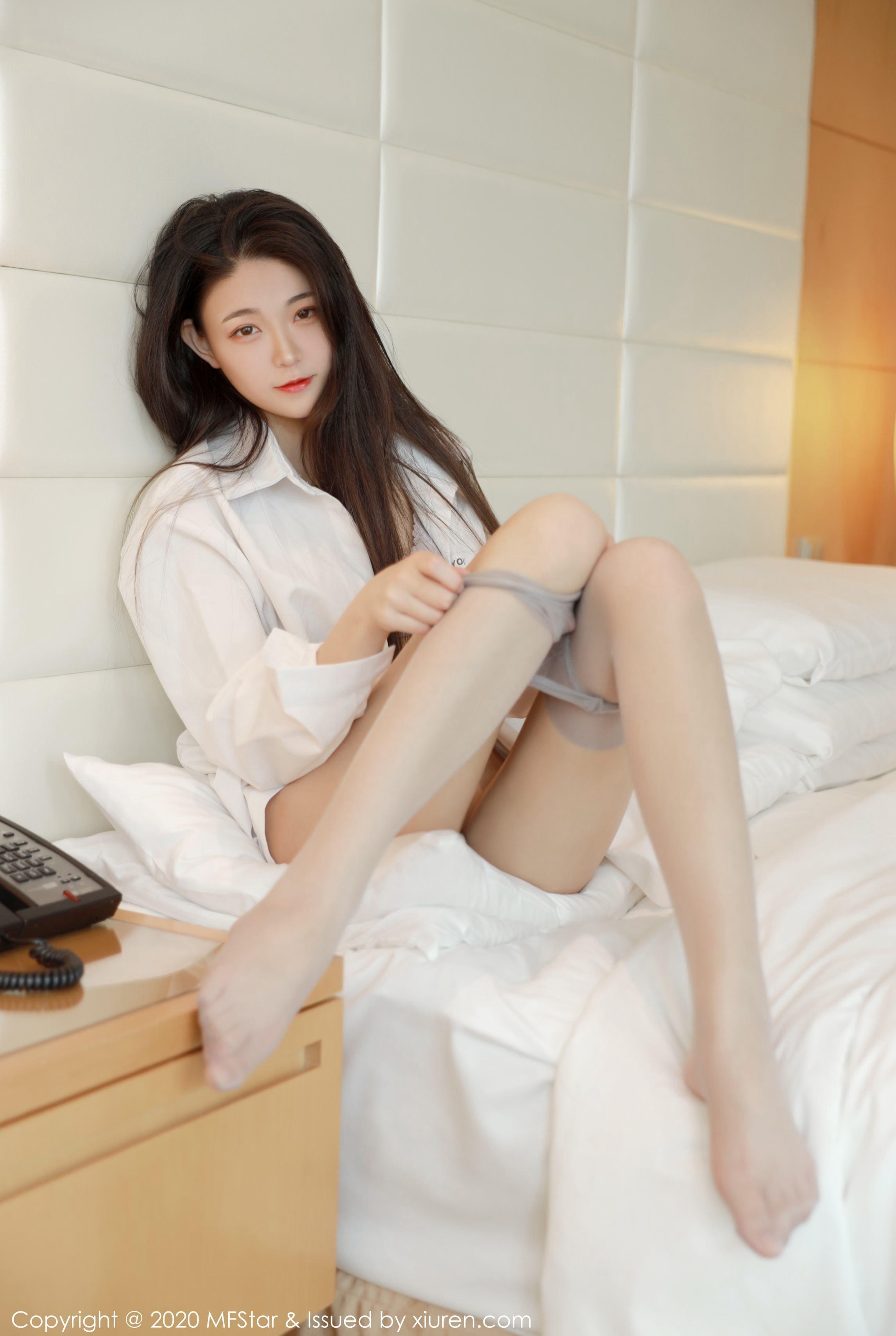 模范学院 VOL.321 Laura张小妮