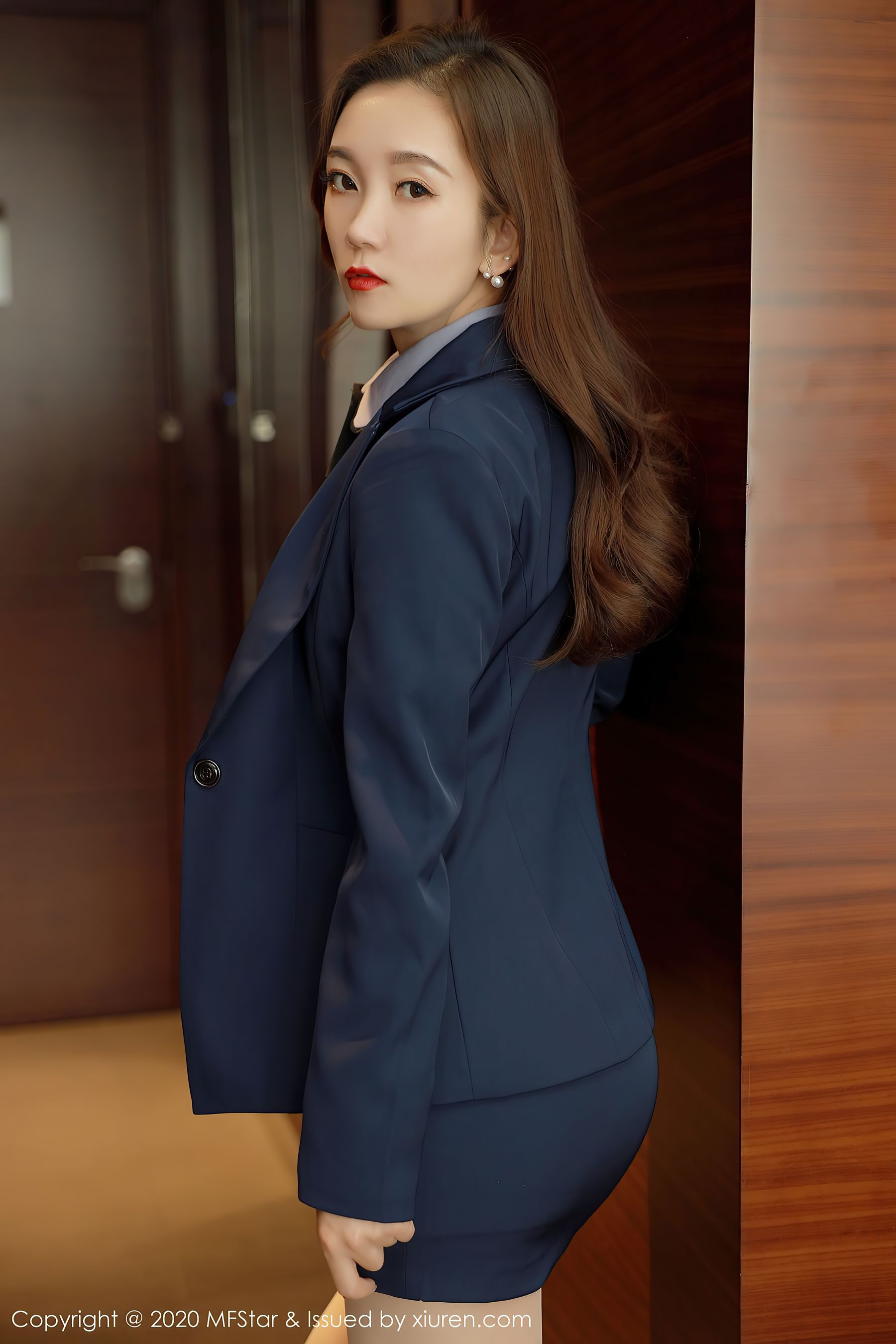 模范学院 Vol.425 艾静香