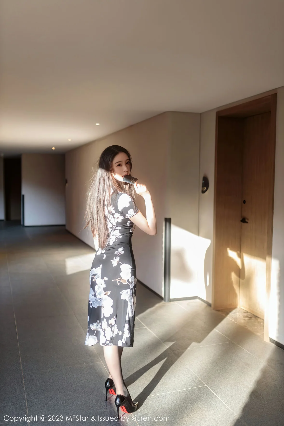 模范学院 Vol.630 小波多 黑色带图案旗袍性感写真 [55P]