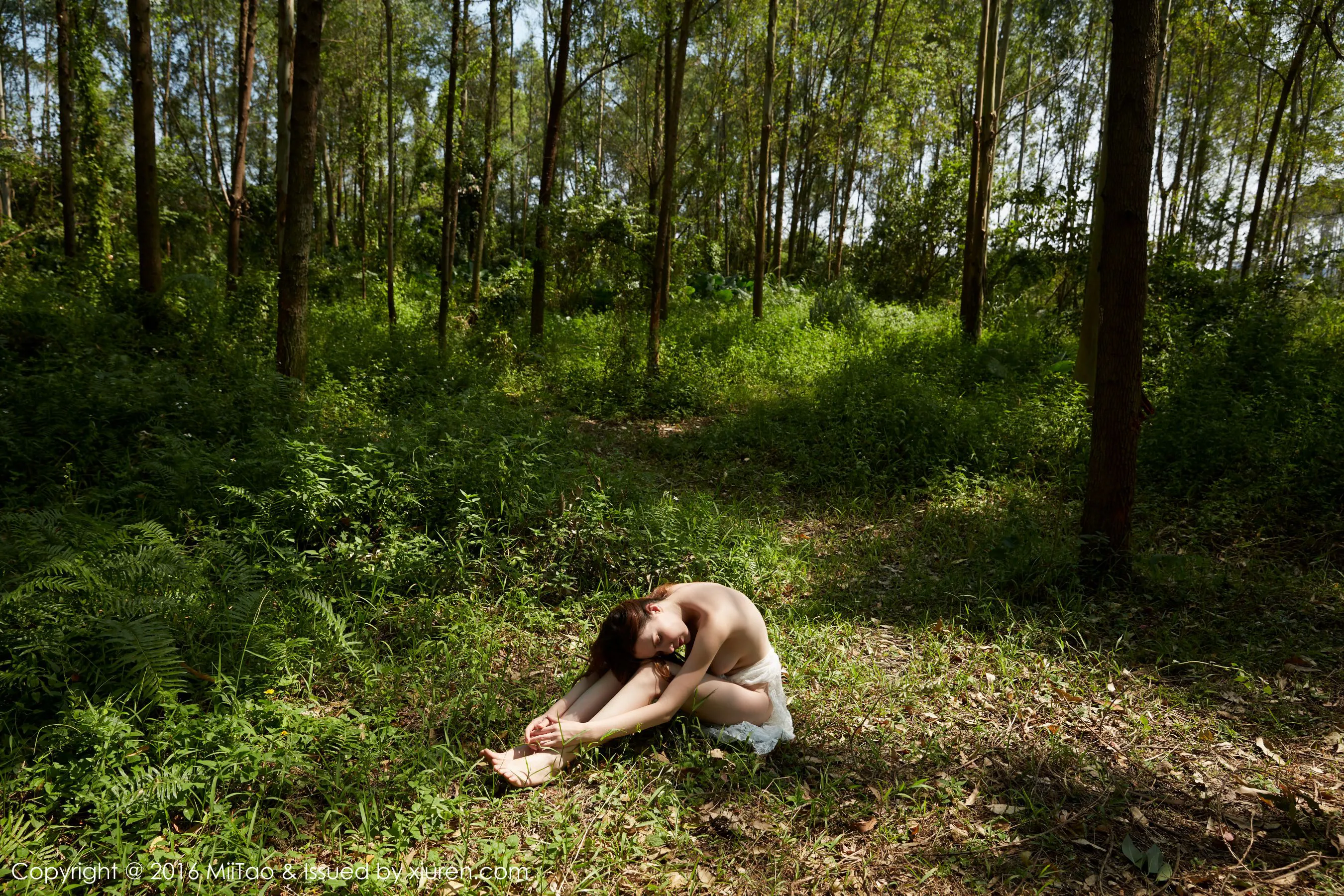 Rola《一位搀扶被砍伐的小树的女神》 蜜桃社 Vol.035