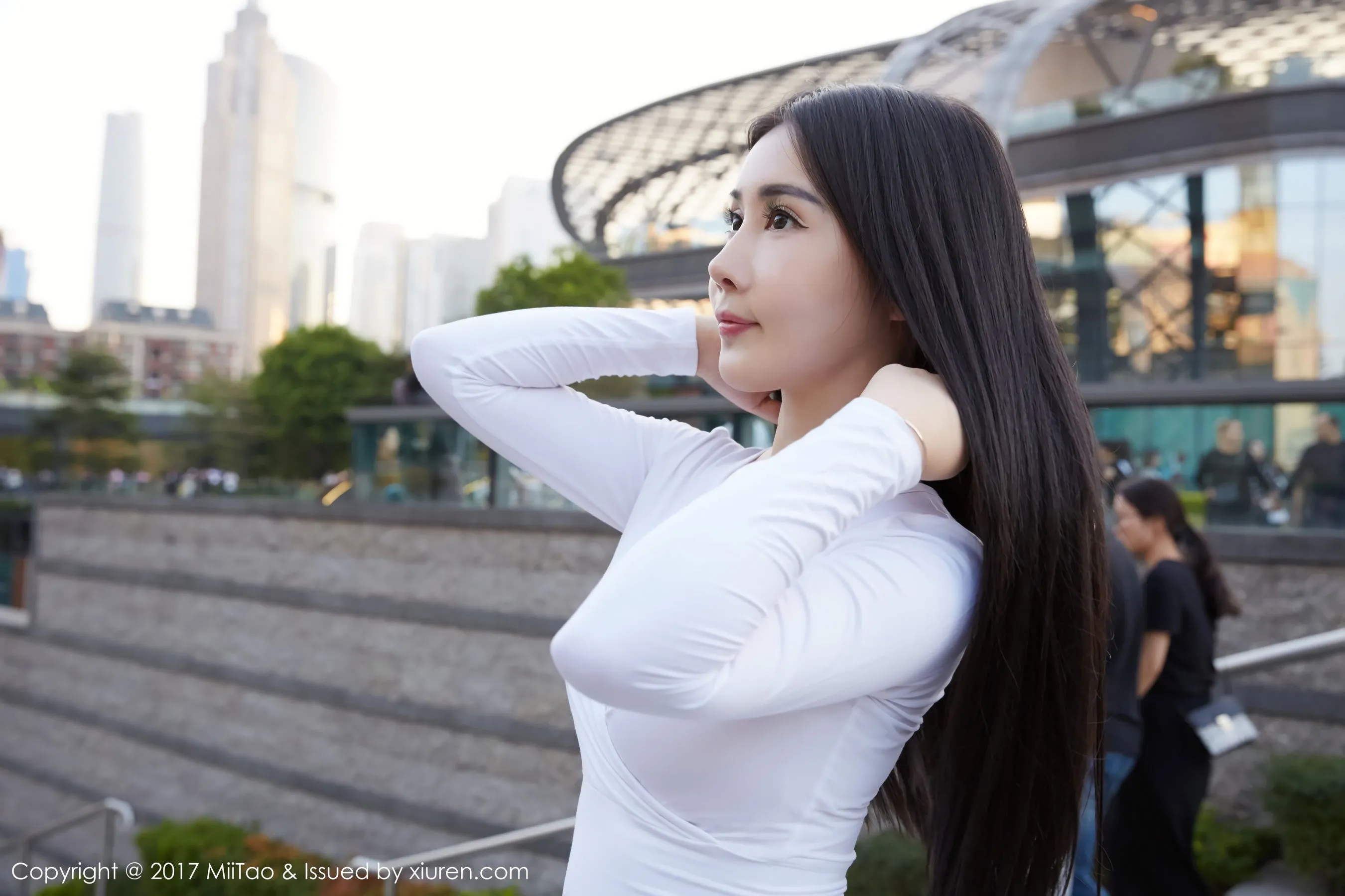 萱萱Cecilia《牛仔女神+街拍》 蜜桃社 Vol.084