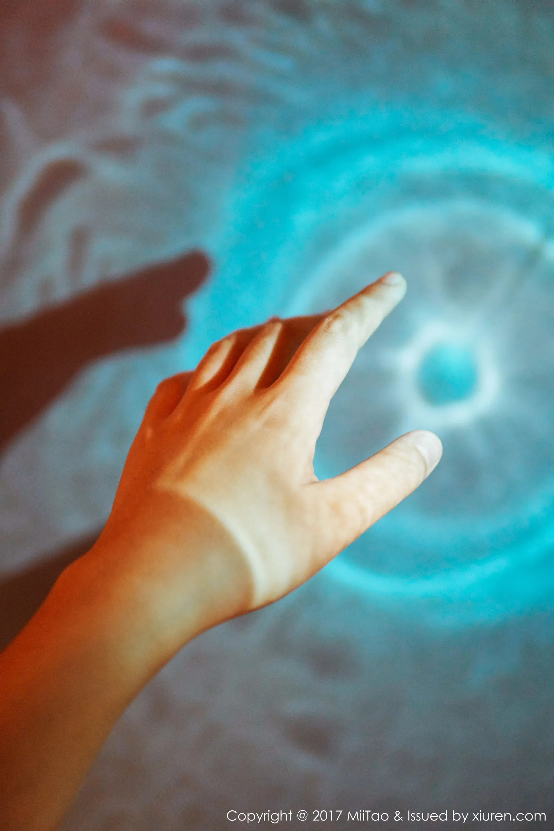 瑞欣《灯光下的人体摄影》 蜜桃社 VOL.086