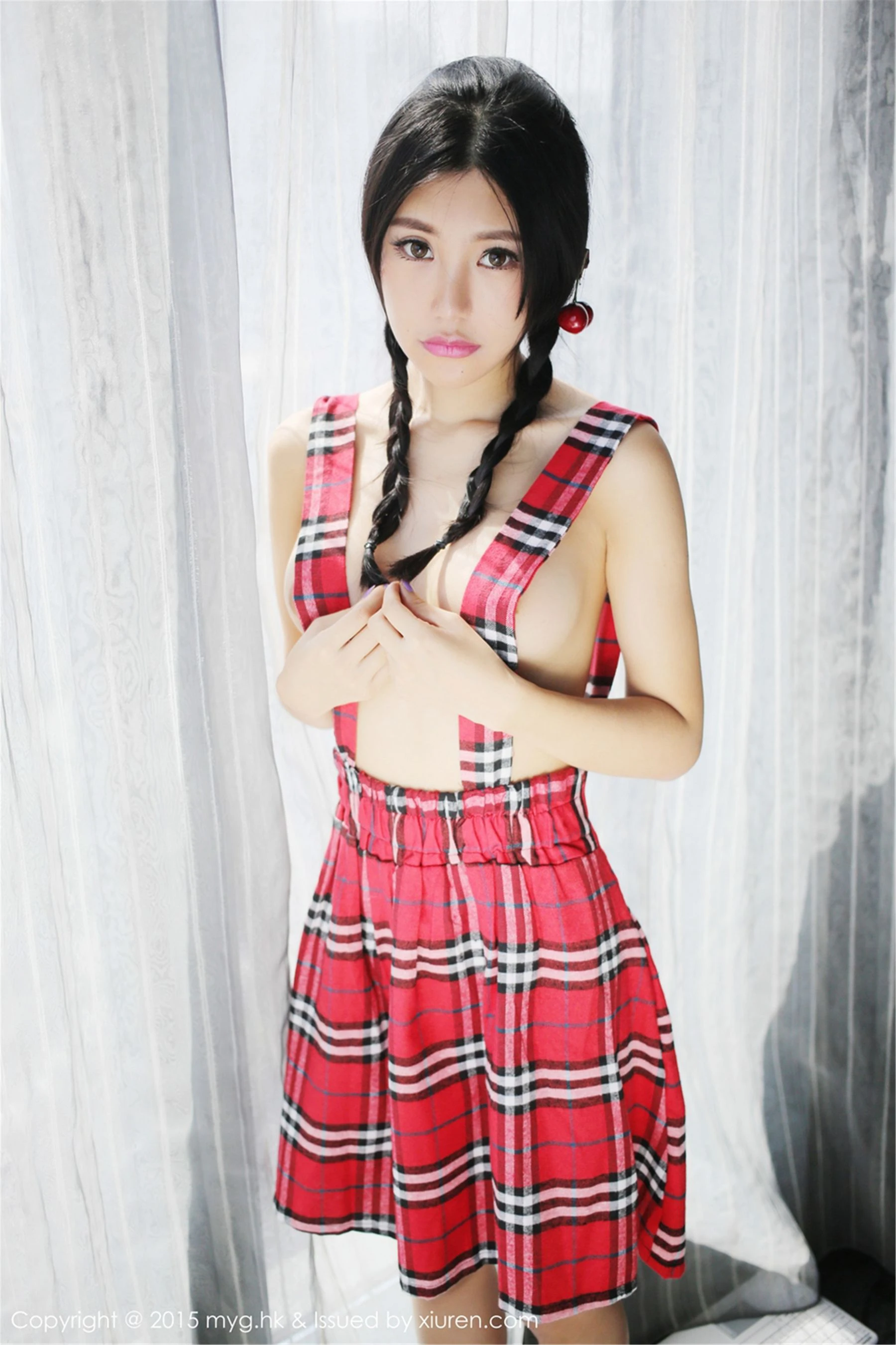 绮里嘉ula《泰国旅拍》英伦风校服+短裙+比基尼 美媛馆 Vol.091