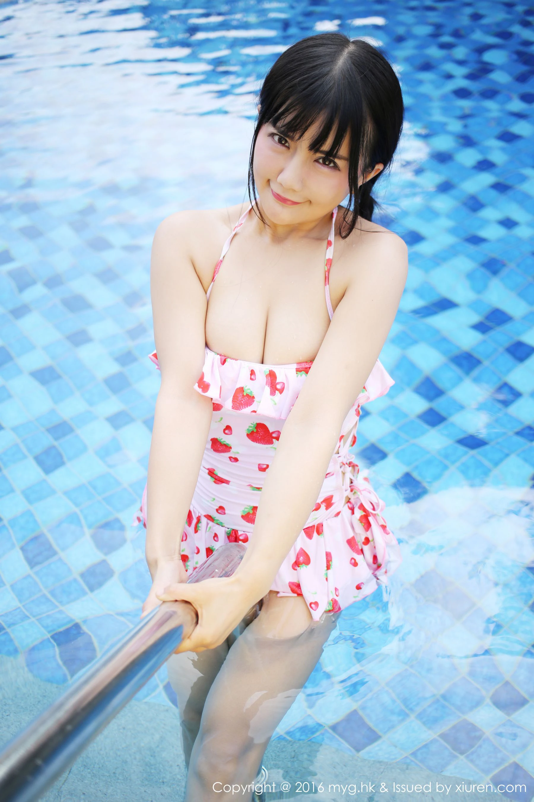 崔乖艺《成都巨乳新人妹子》 美媛馆 Vol.230