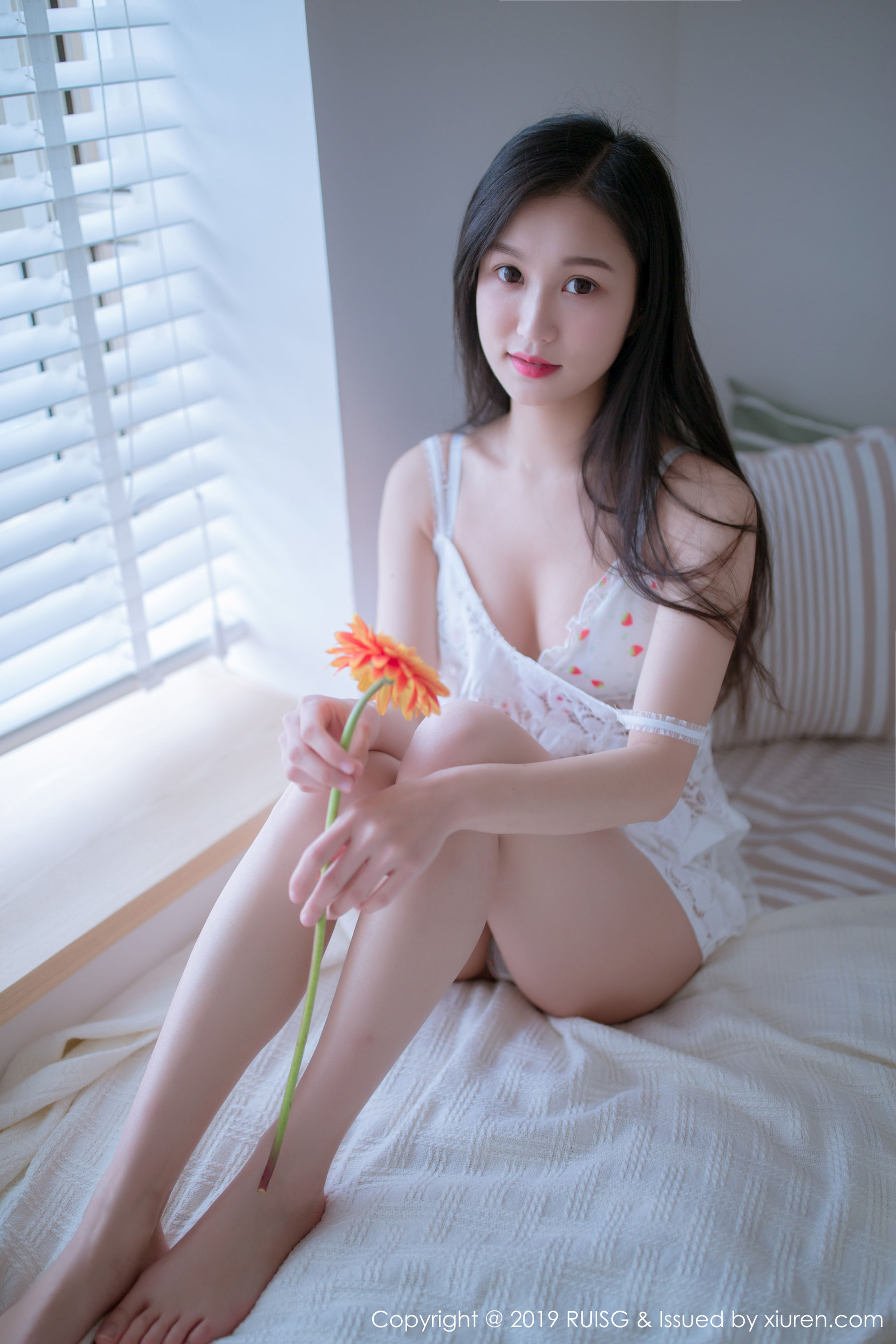 瑞丝馆RUISG Vol.068 深紫Julie [47P]