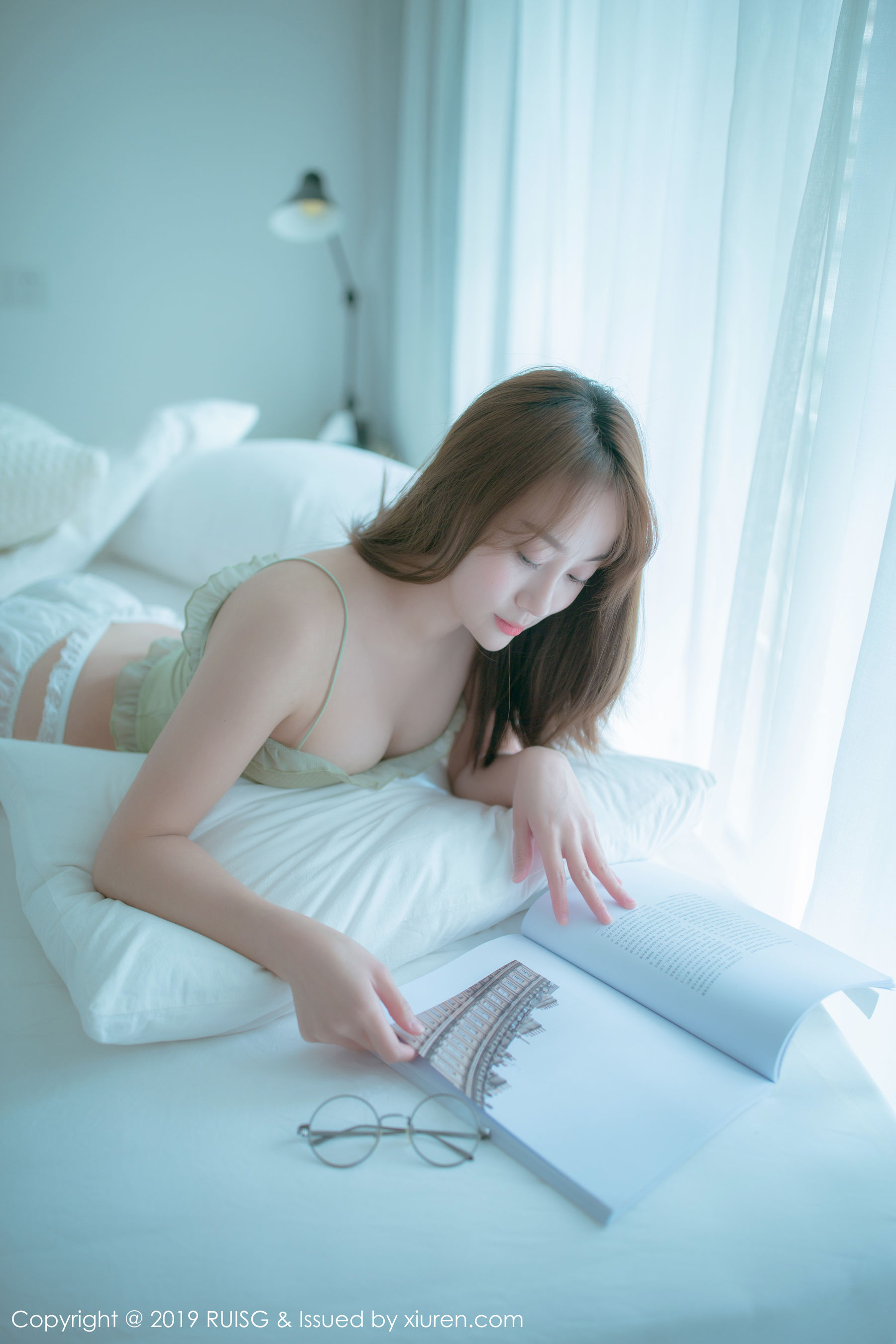 瑞丝馆RUISG Vol.080 风衣月Lucy [46P]