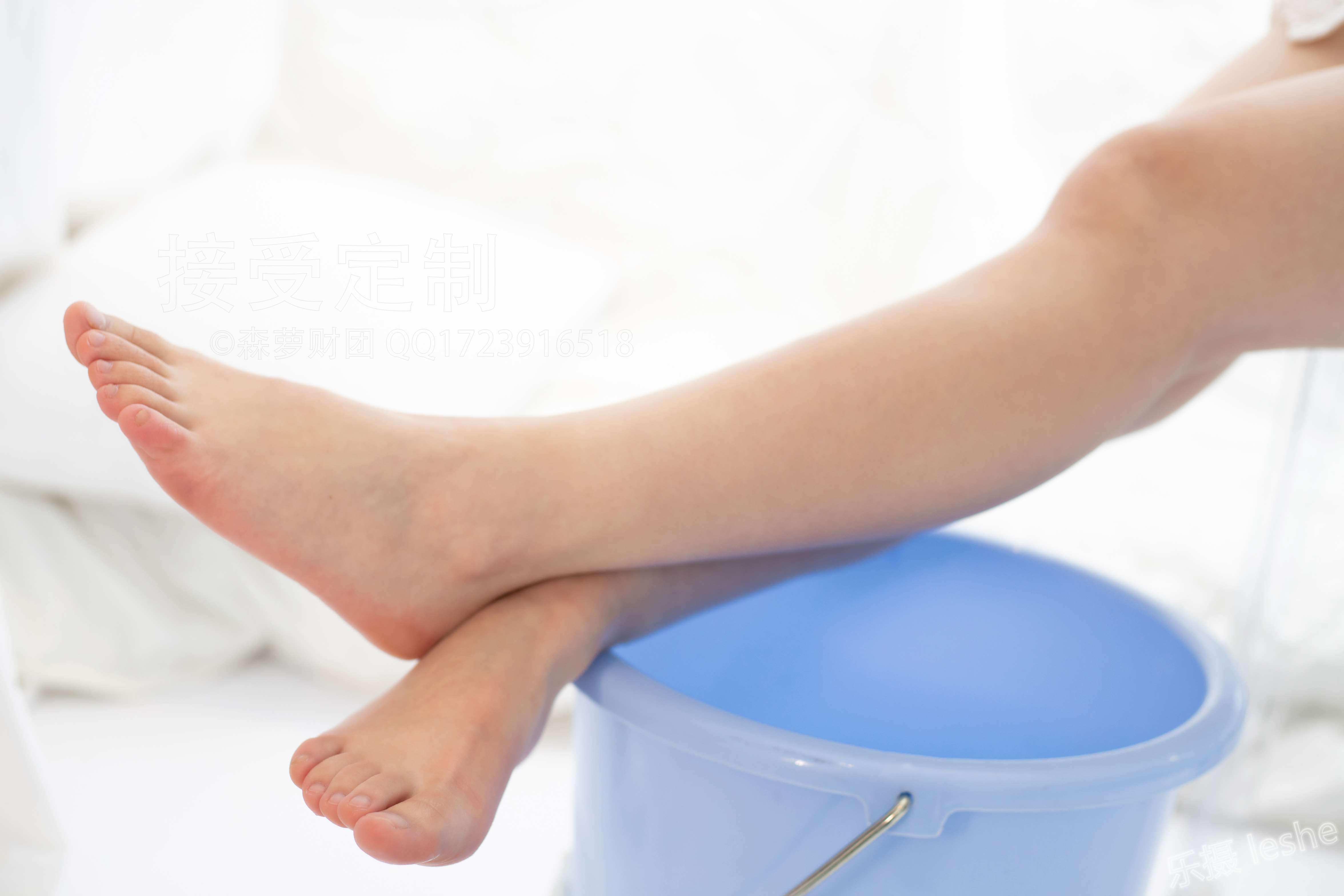 ALPHA-018 初冬肉丝妹妹泡脚 [121P-1.56GB]