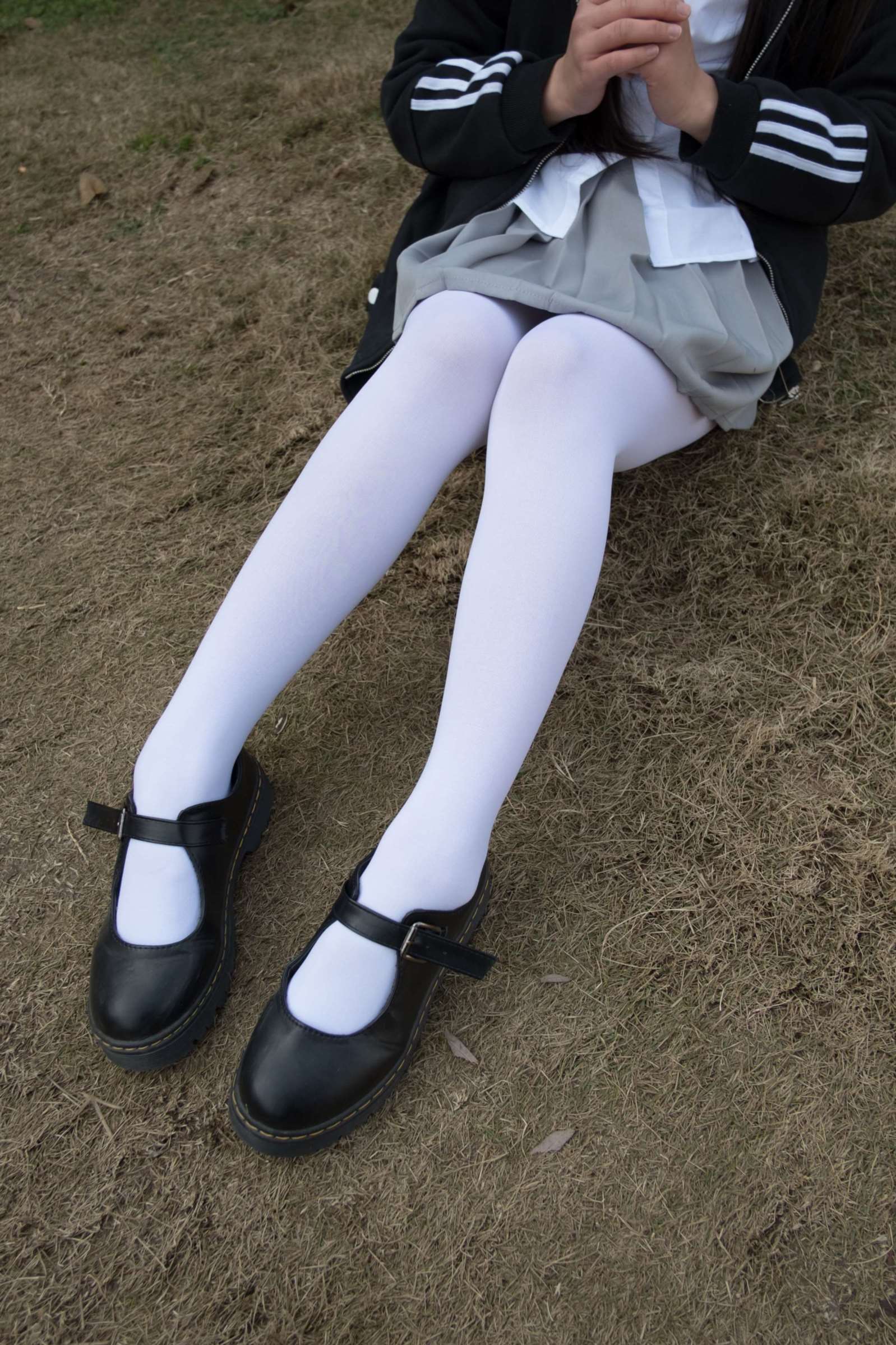 BETA-012 户外丝足秀 [63P-407MB]