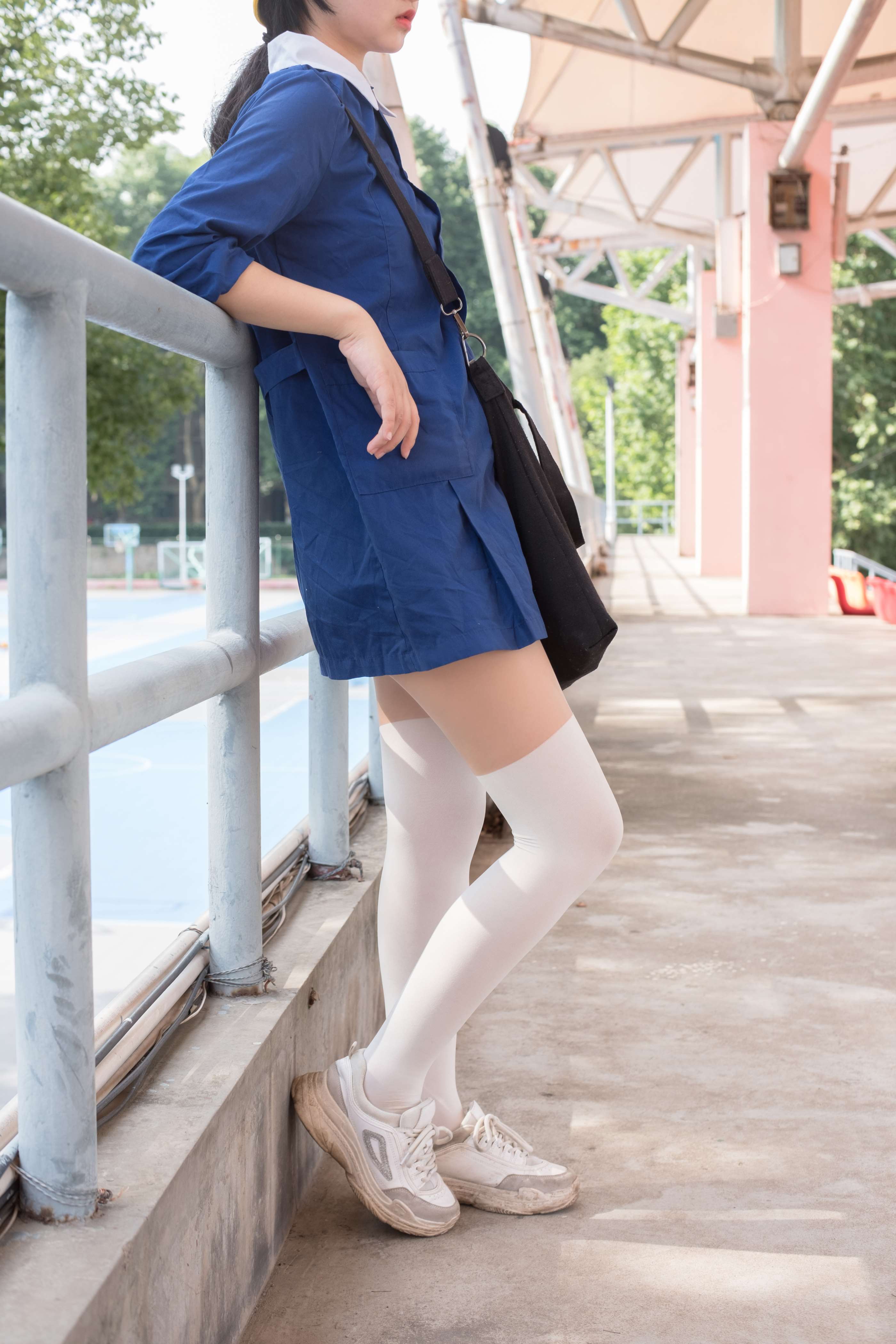 BETA-018 JK白丝外拍 [57P-608MB]