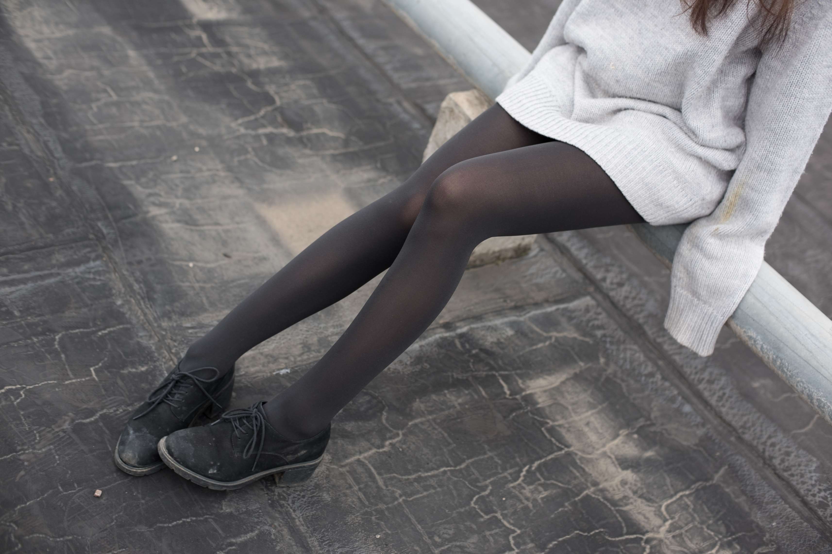 BETA-007 楼梯间的黑丝小妹 [47P-285MB]