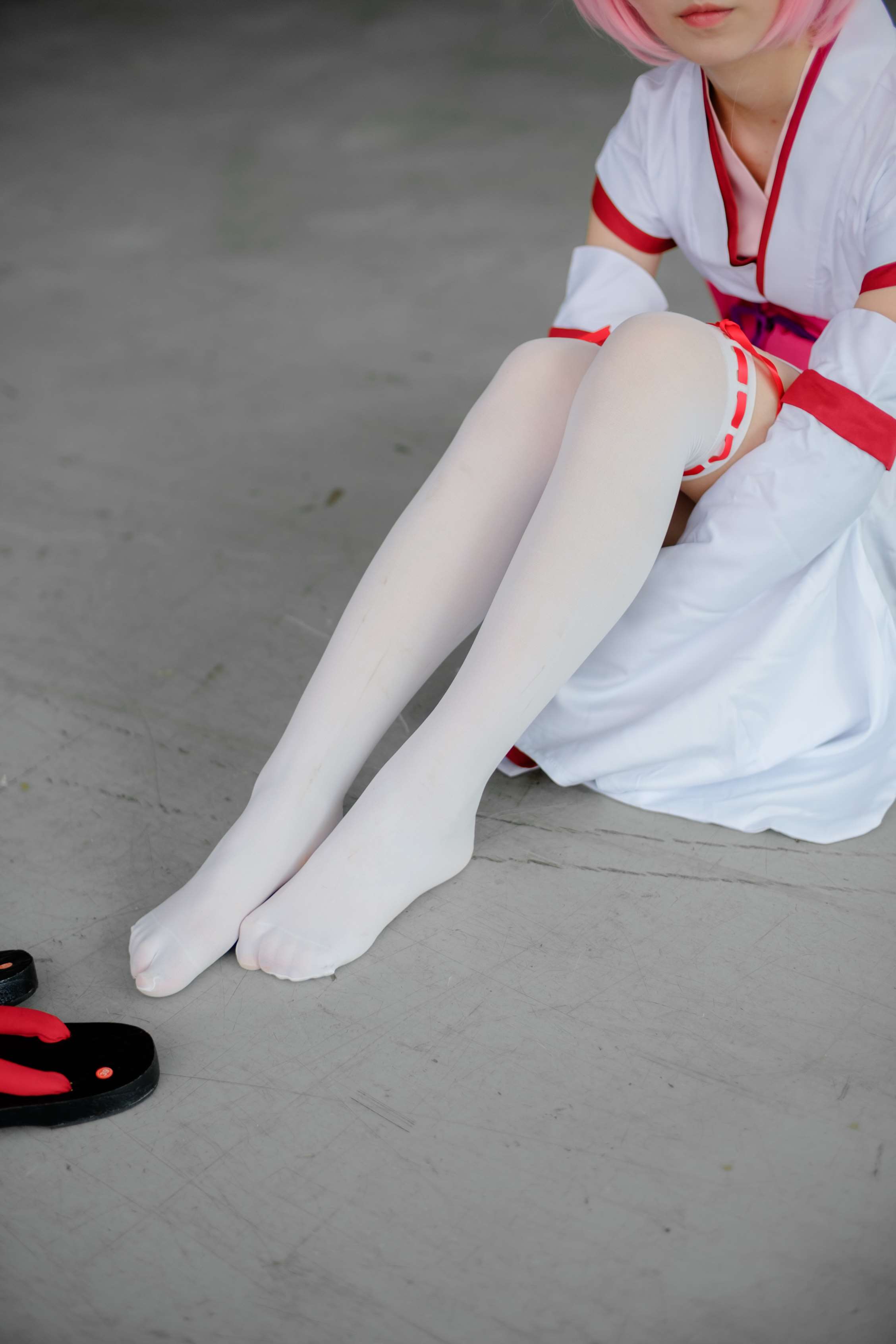 FREE-002 漫展cosplay白丝长腿特写 [15P-79MB]