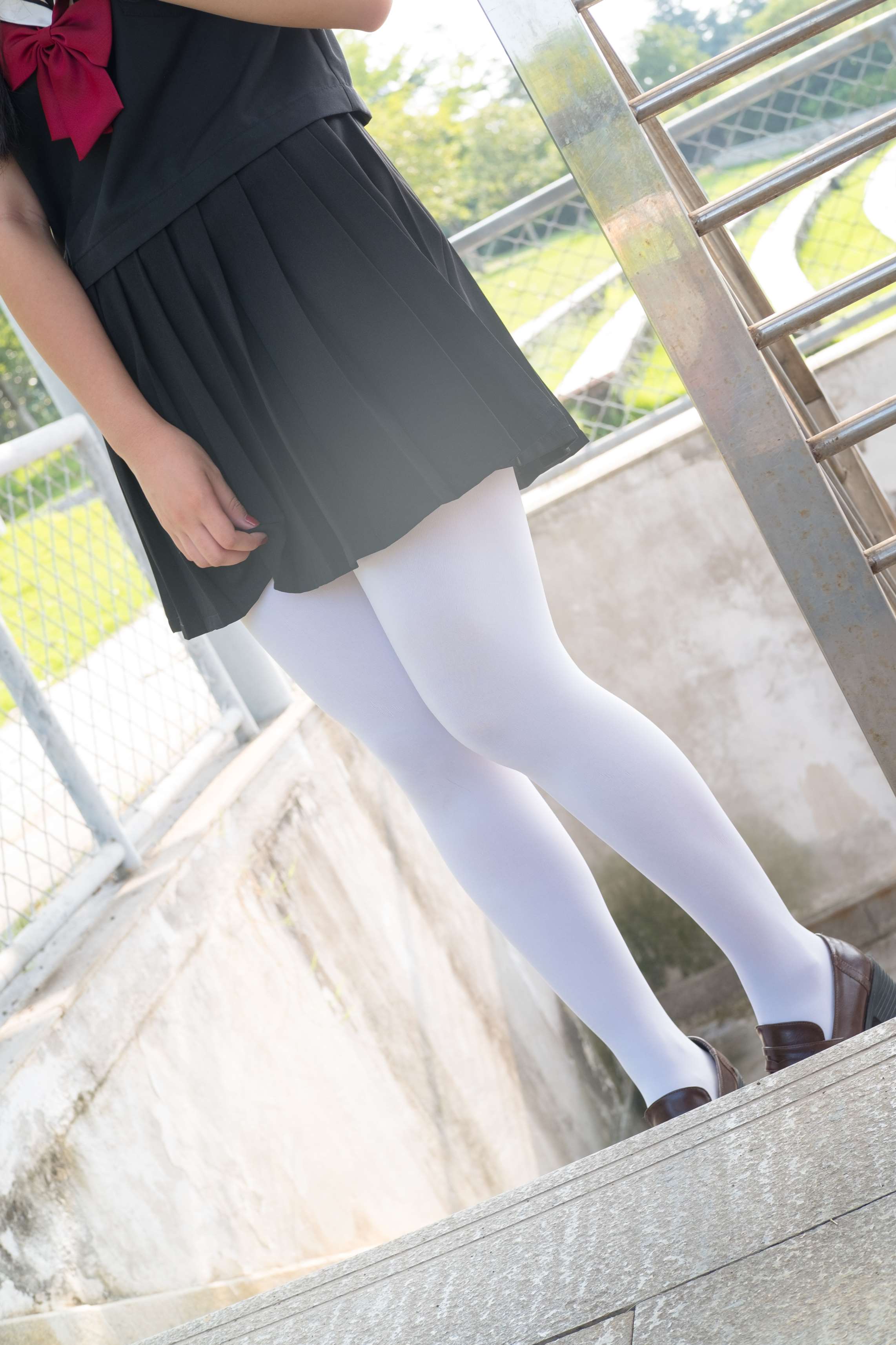 FREE-003 黑色制服白丝长腿 [39P-317MB]