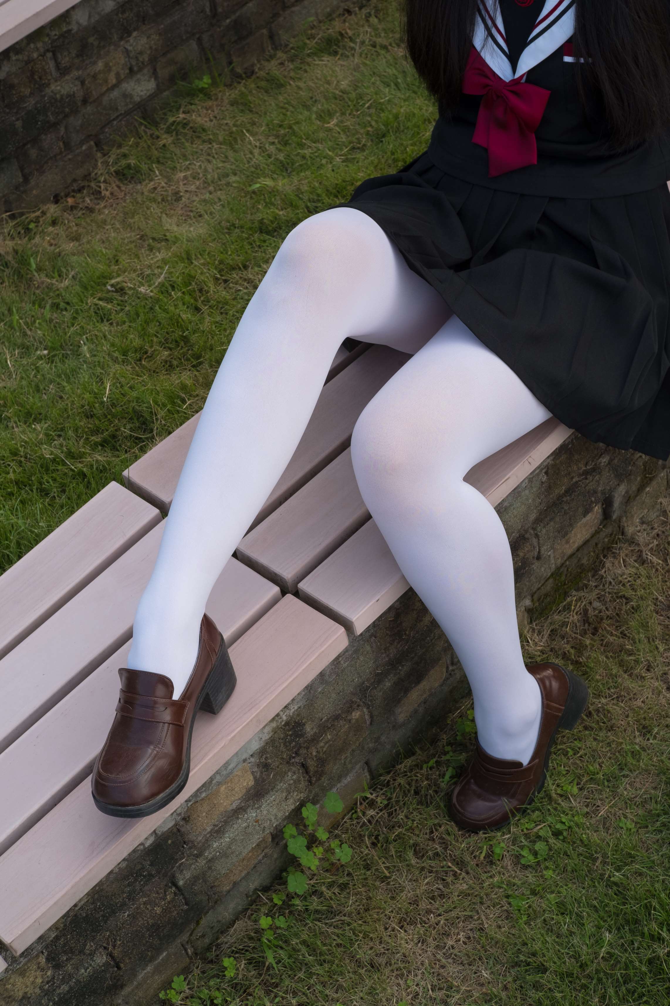 FREE-003 黑色制服白丝长腿 [39P-317MB]