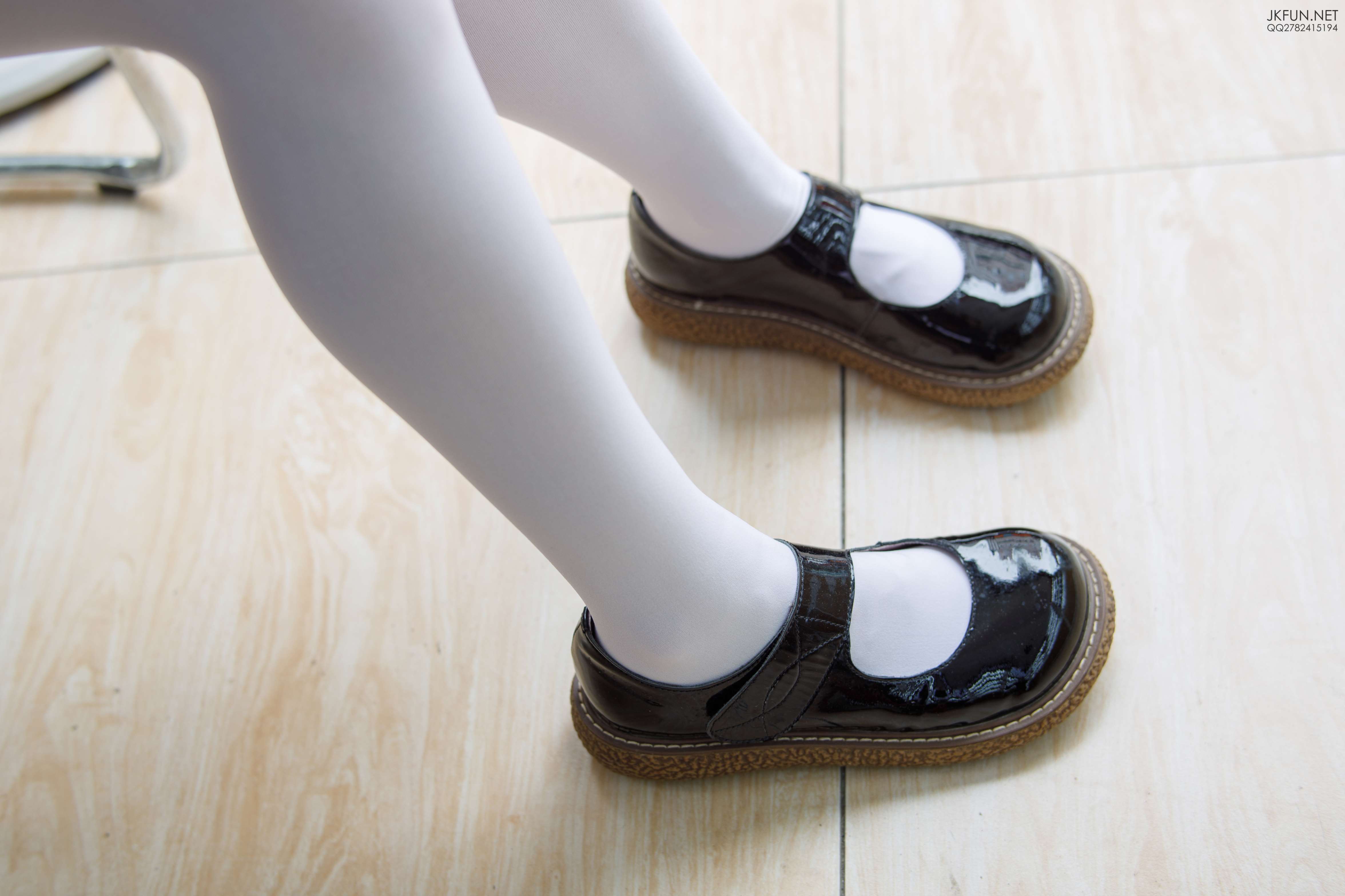 JKFUN-007 默陌 80D白丝 [126P1V-2.71GB]