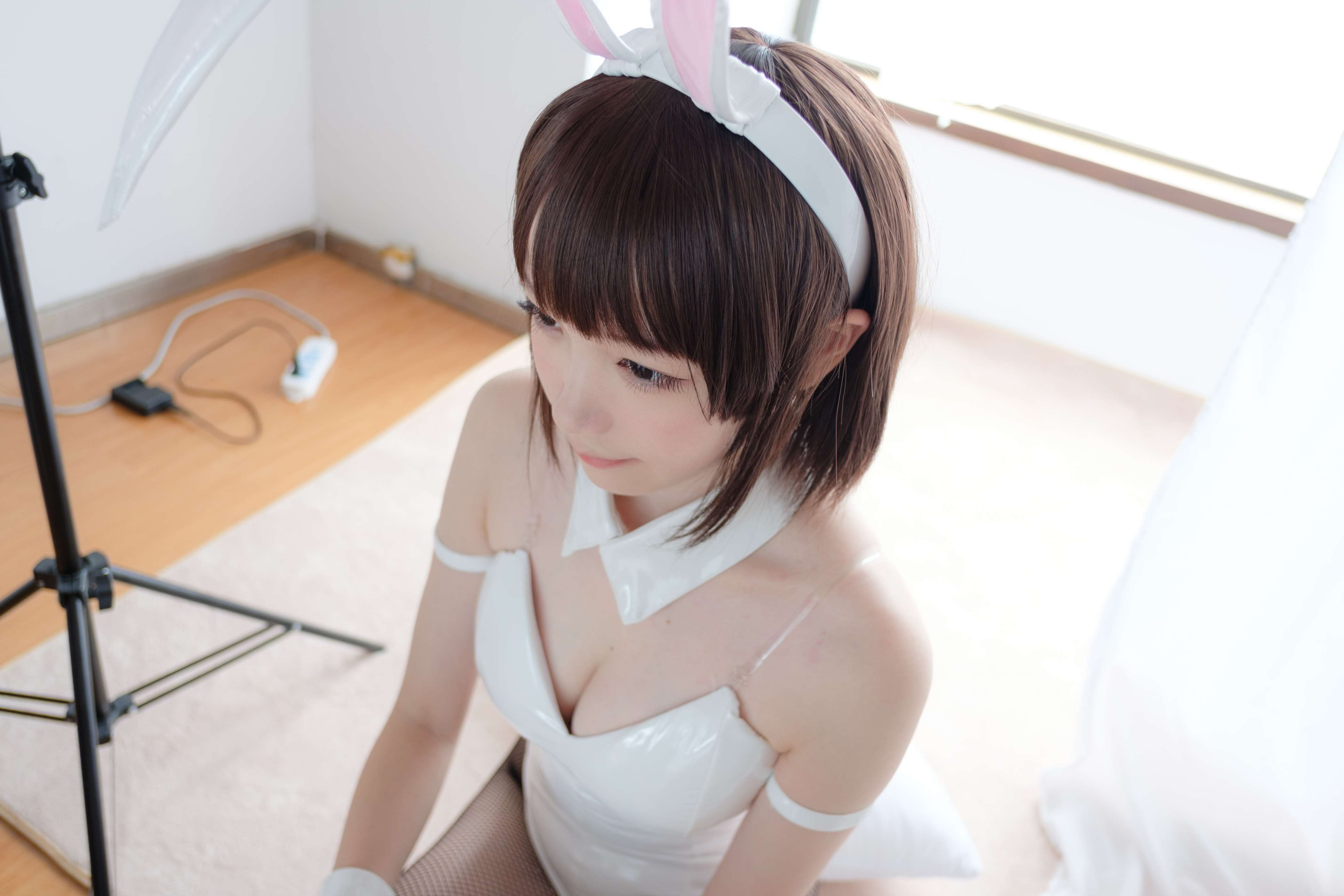 LOVEPLUS-001 黑丝网袜兔女郎 [148P2V-3.22GB]