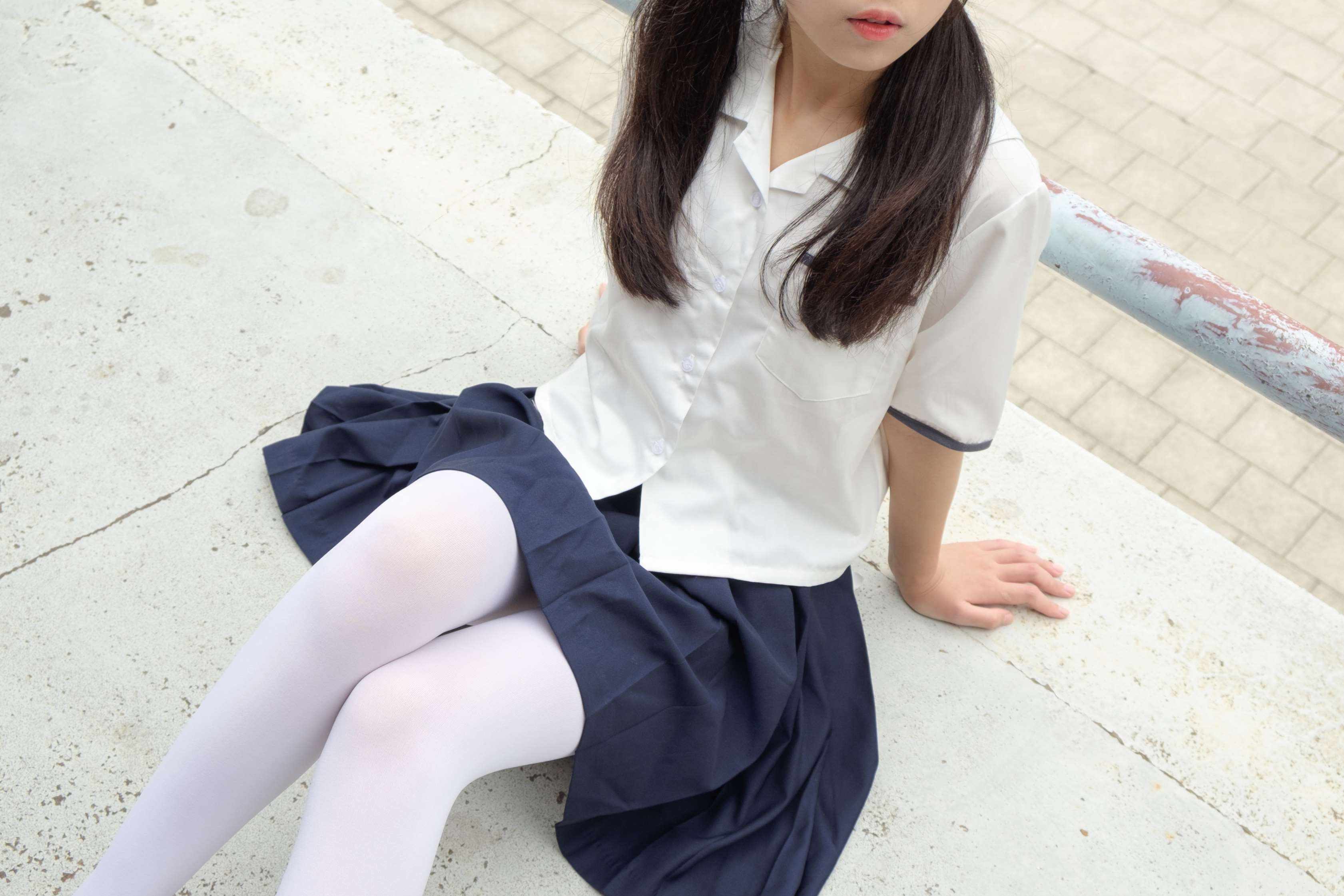 R15-034 户外白丝秀 [102P-696MB]