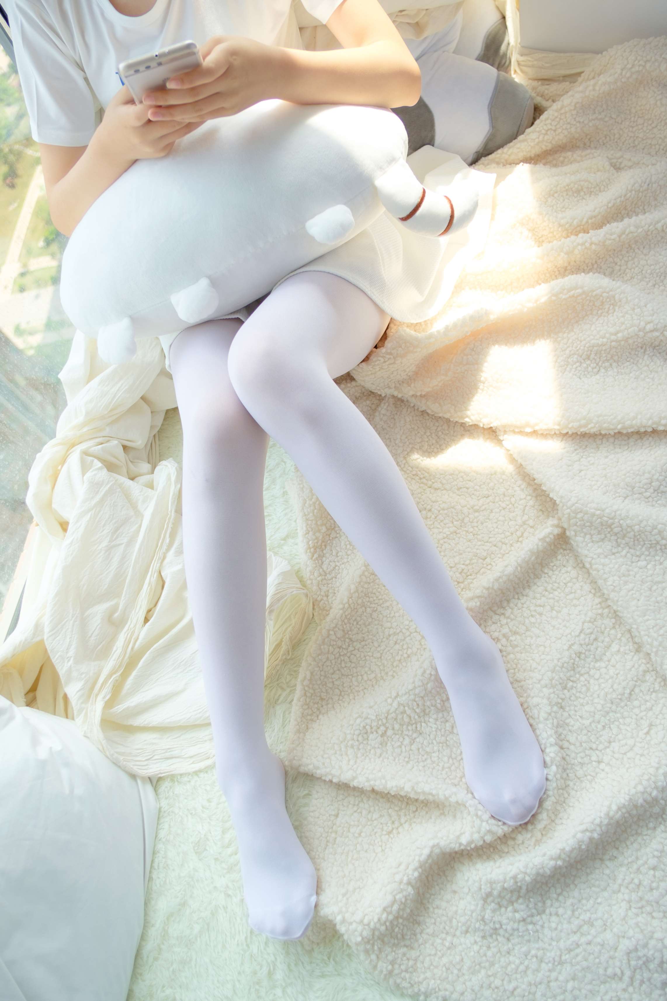 R15-004 纯白之恋 [111P-612MB]