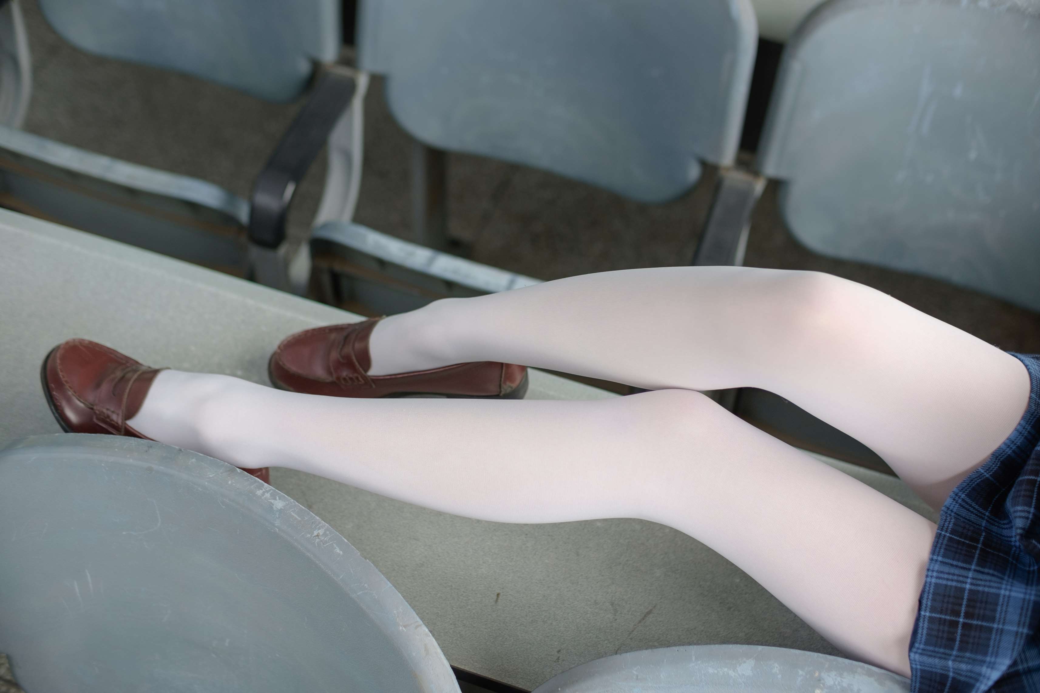 R15-044 白丝学妹 [94P-609MB]