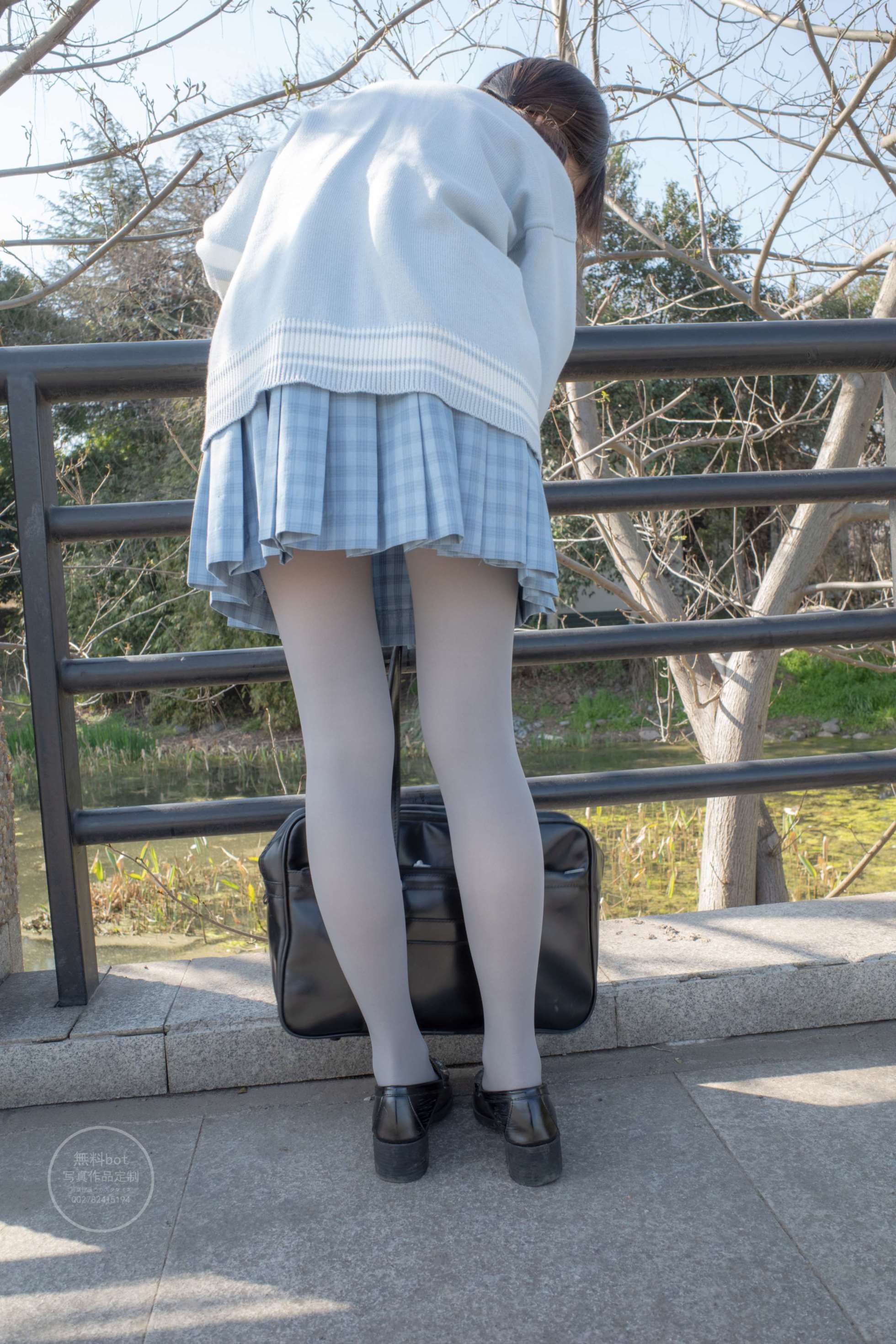 有料 NO.030 小香 户外公园里的JK制服灰丝美腿 [100P／1.39GB]