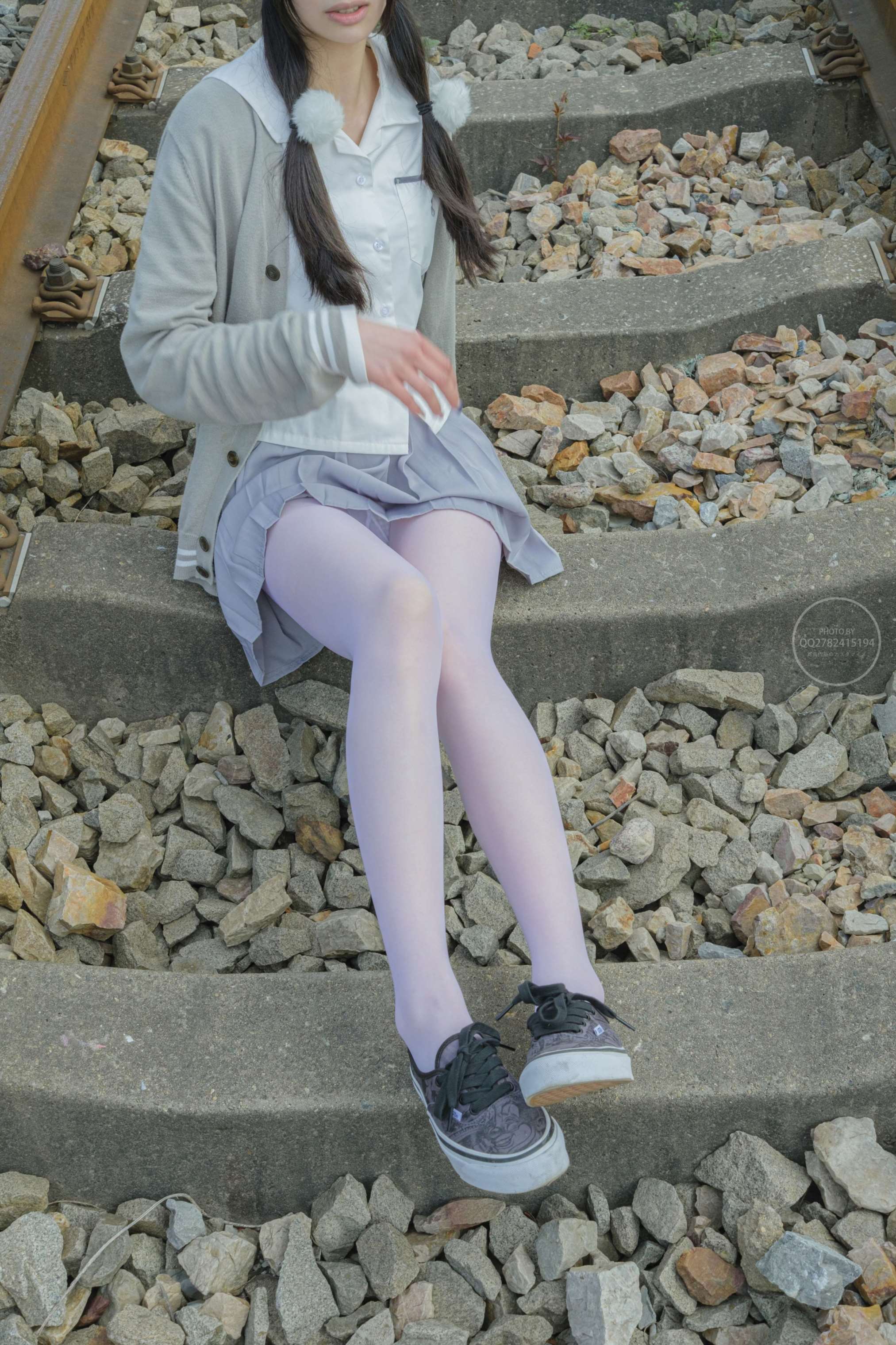 有料 NO.038 吸吸 铁轨边的JK白丝美少女 [60P-764MB]