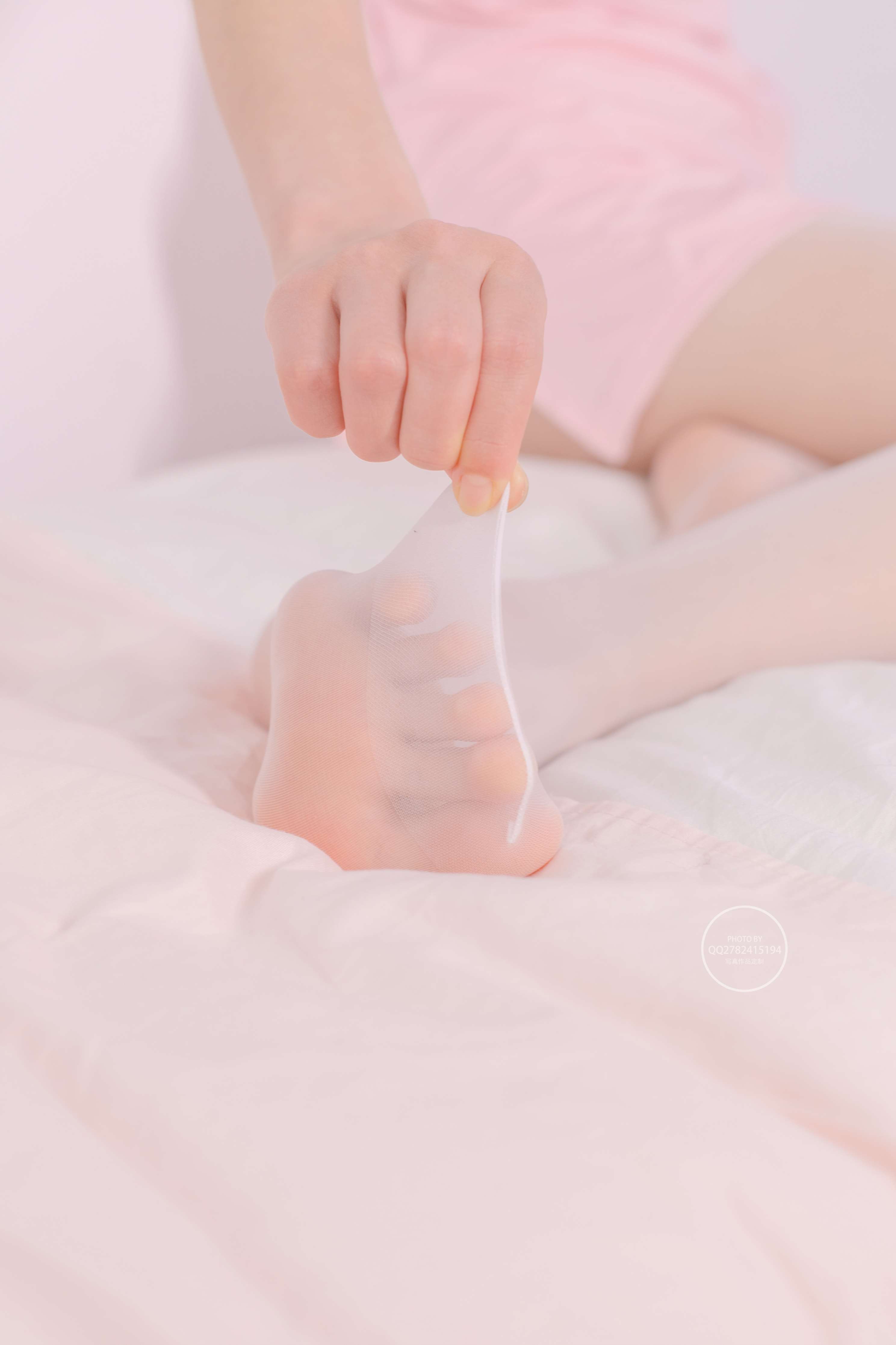 有料 NO.041粉嫩护士服白丝 [62P／583MB]