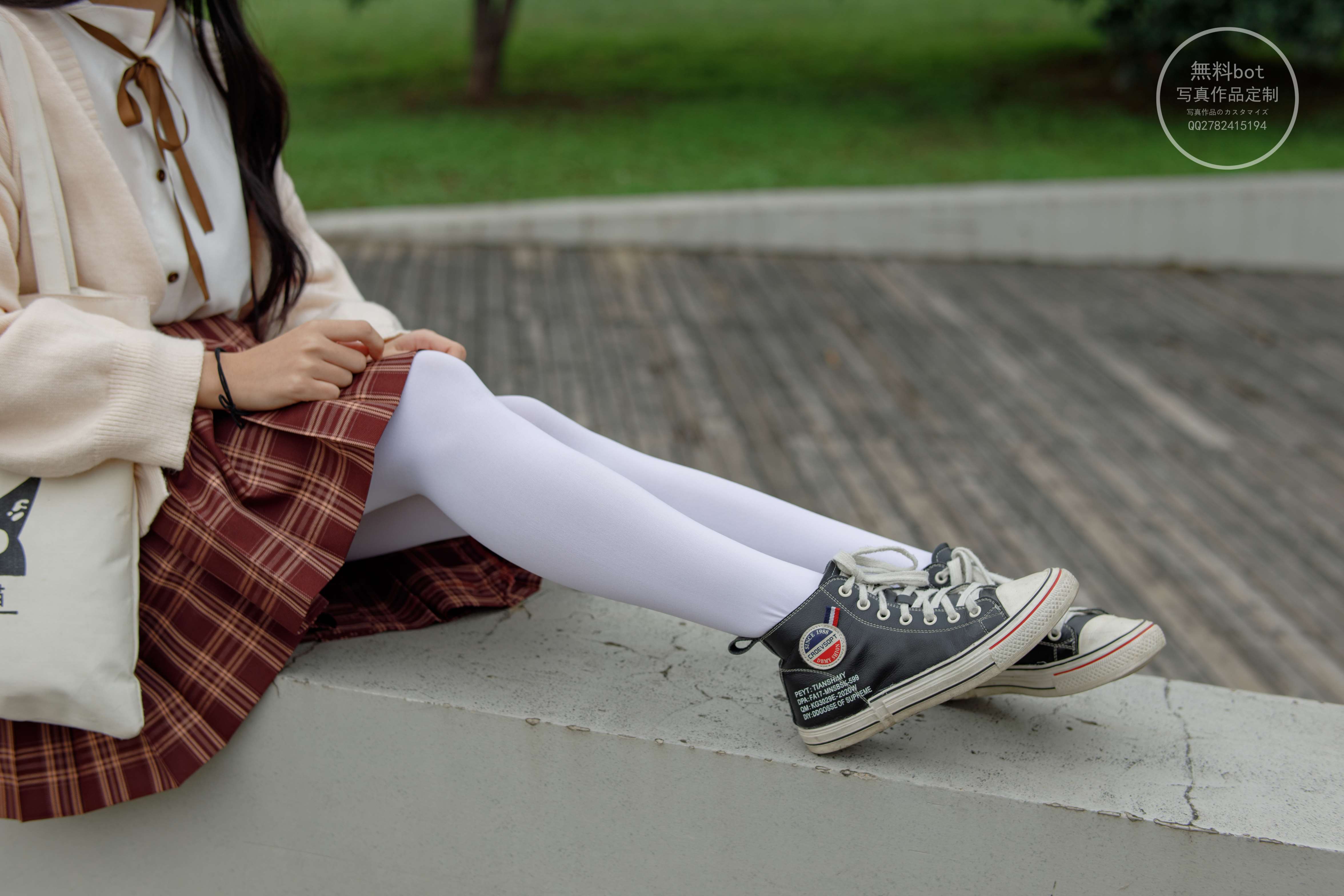 有料 NO.006 依依 户外白丝JK制服 [90P／1.23G]