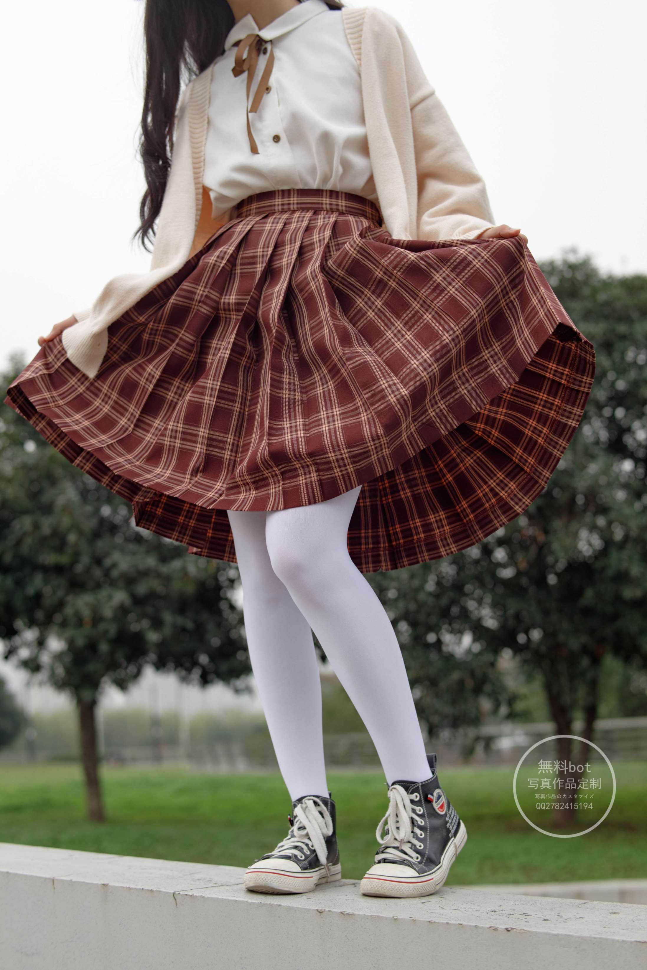 有料 NO.006 依依 户外白丝JK制服 [90P／1.23G]