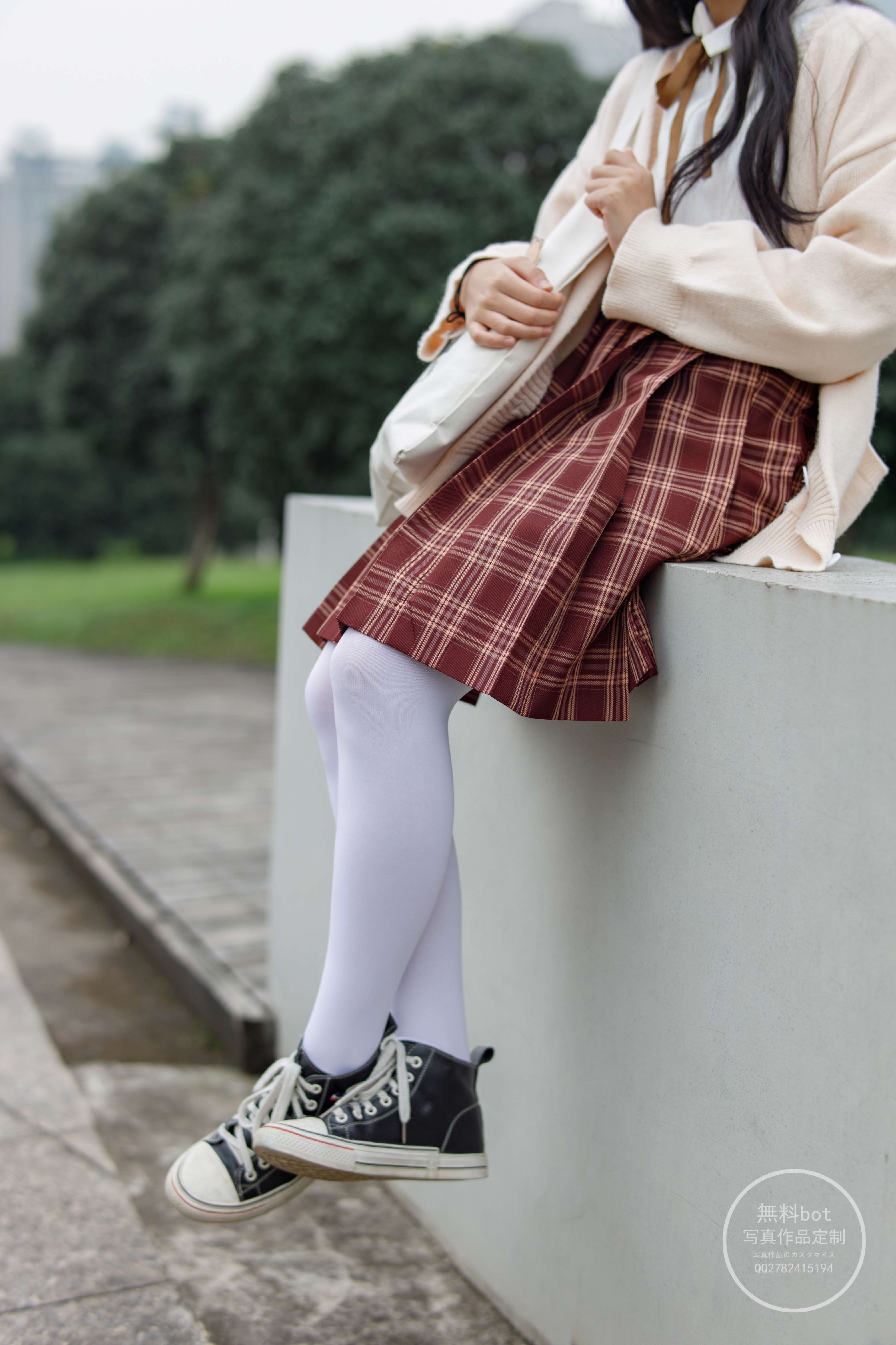 有料 NO.006 依依 户外白丝JK制服 [90P／1.23G]