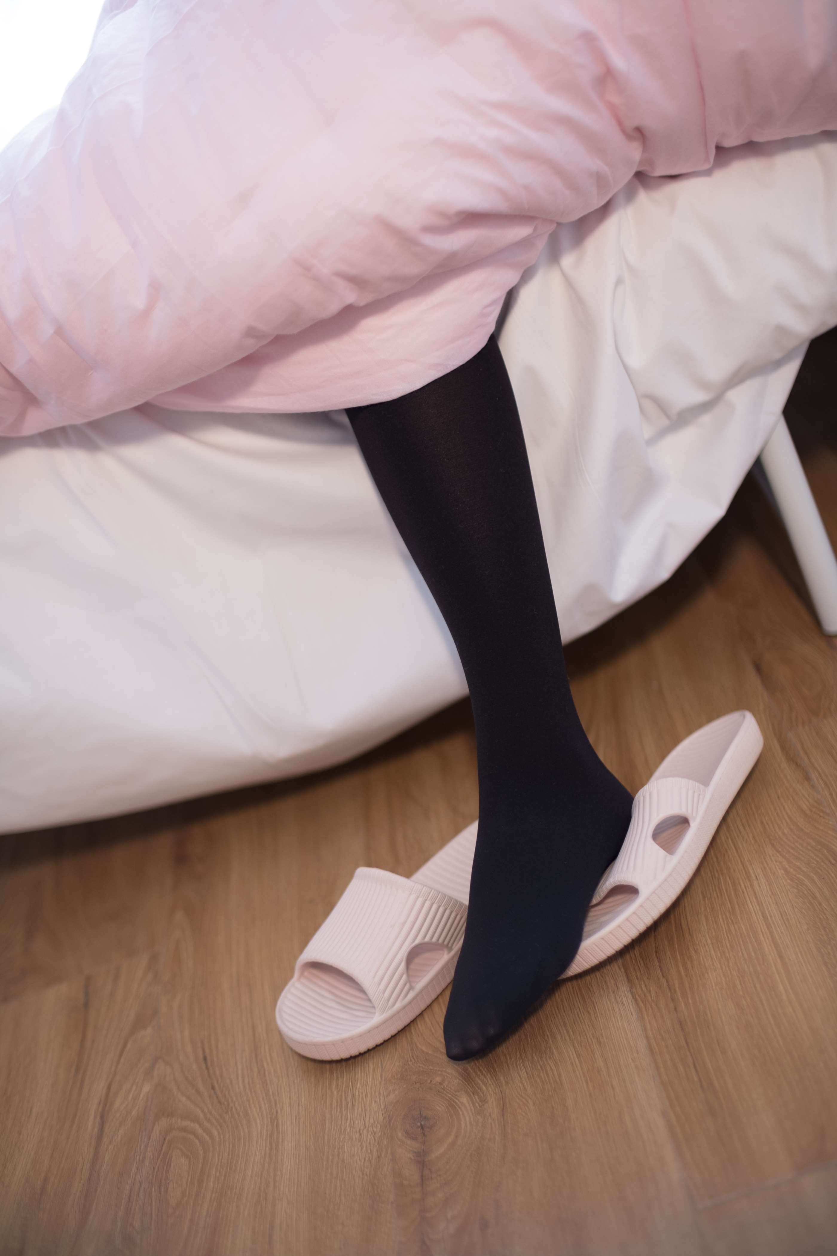 X-004 黑色·丝足 [127P1V-1.61GB]