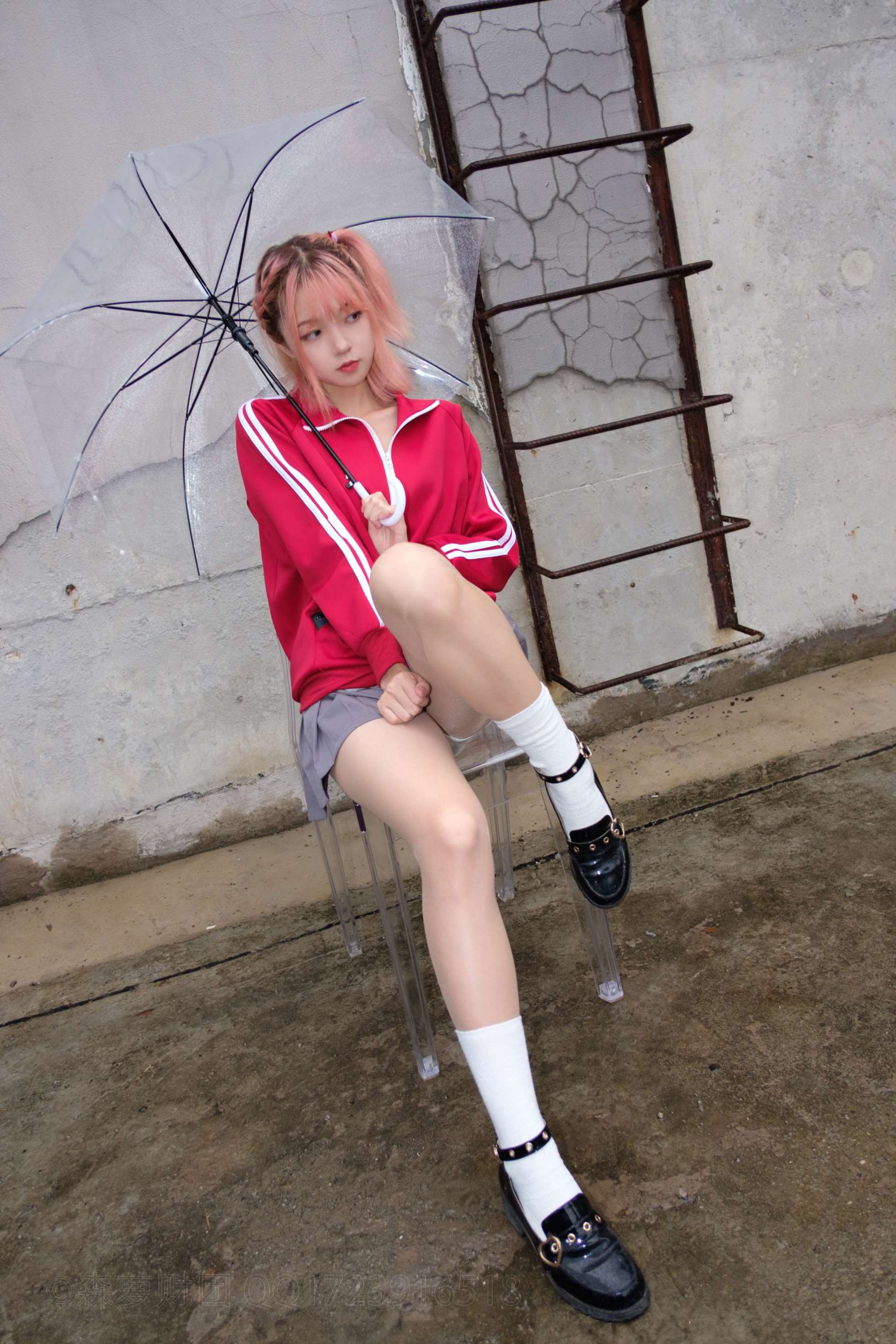 X-044 红衣少女浴缸玩肉丝 [88P1V-2.16GB]