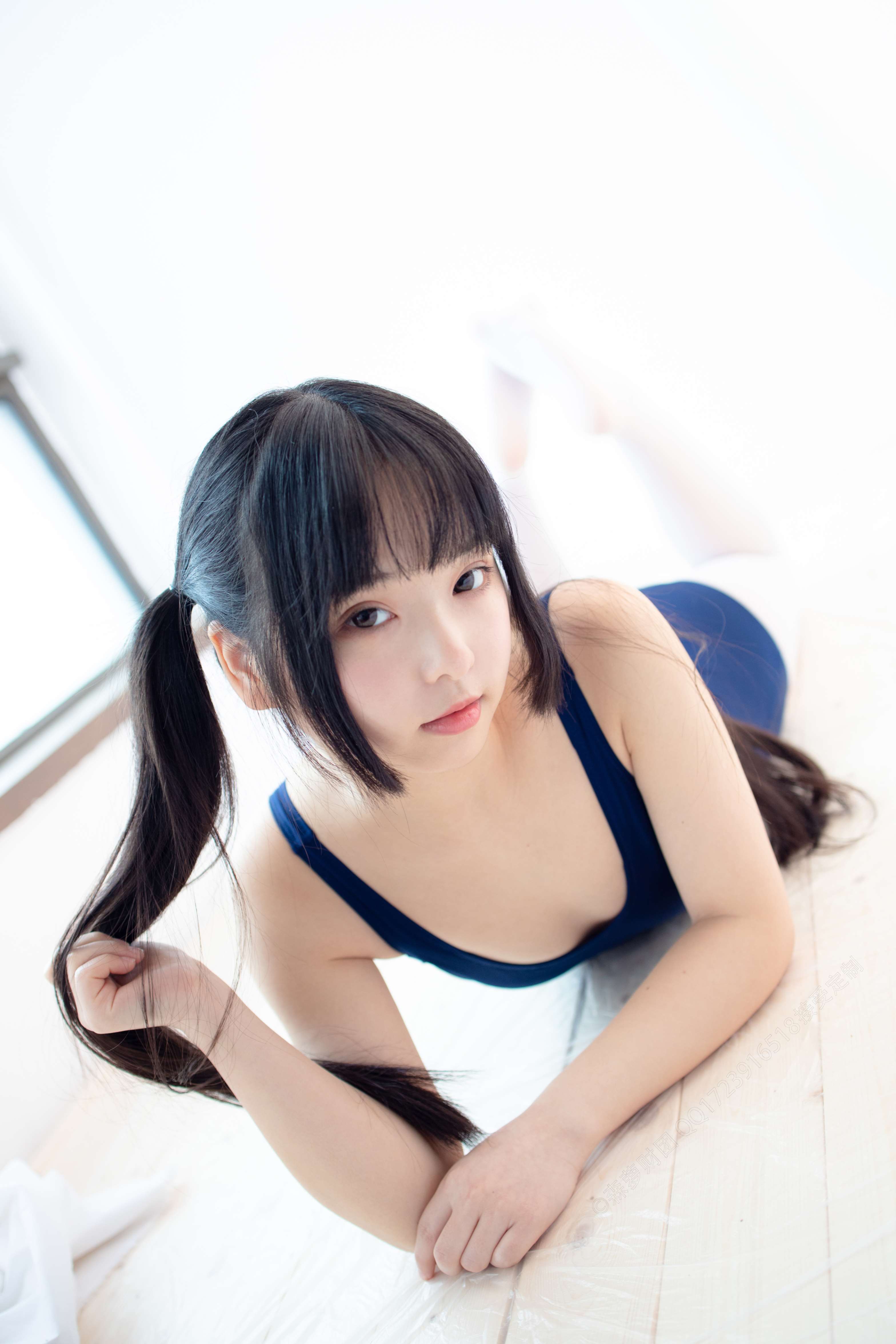 X-048 死库水束缚踩物50D白丝 [94P1V-2.27GB]