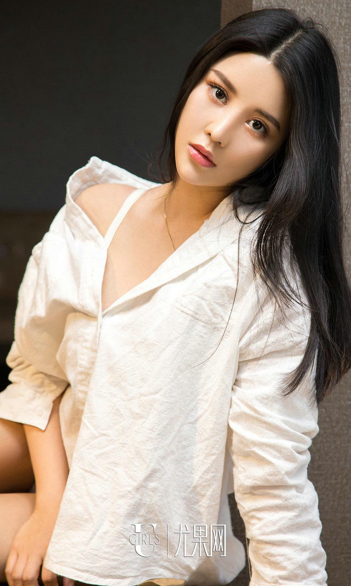 sukki可儿《黑裙与白衬衫》 UGirls 爱尤物 NO.879 [40P]