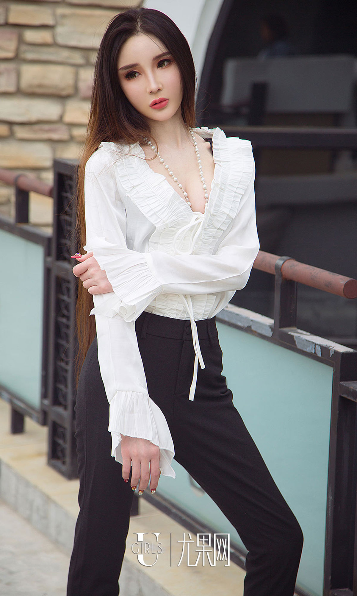 UGirls 爱尤物 No.1238 阿依努尔瓦娅《优雅冷美人》 [35P]