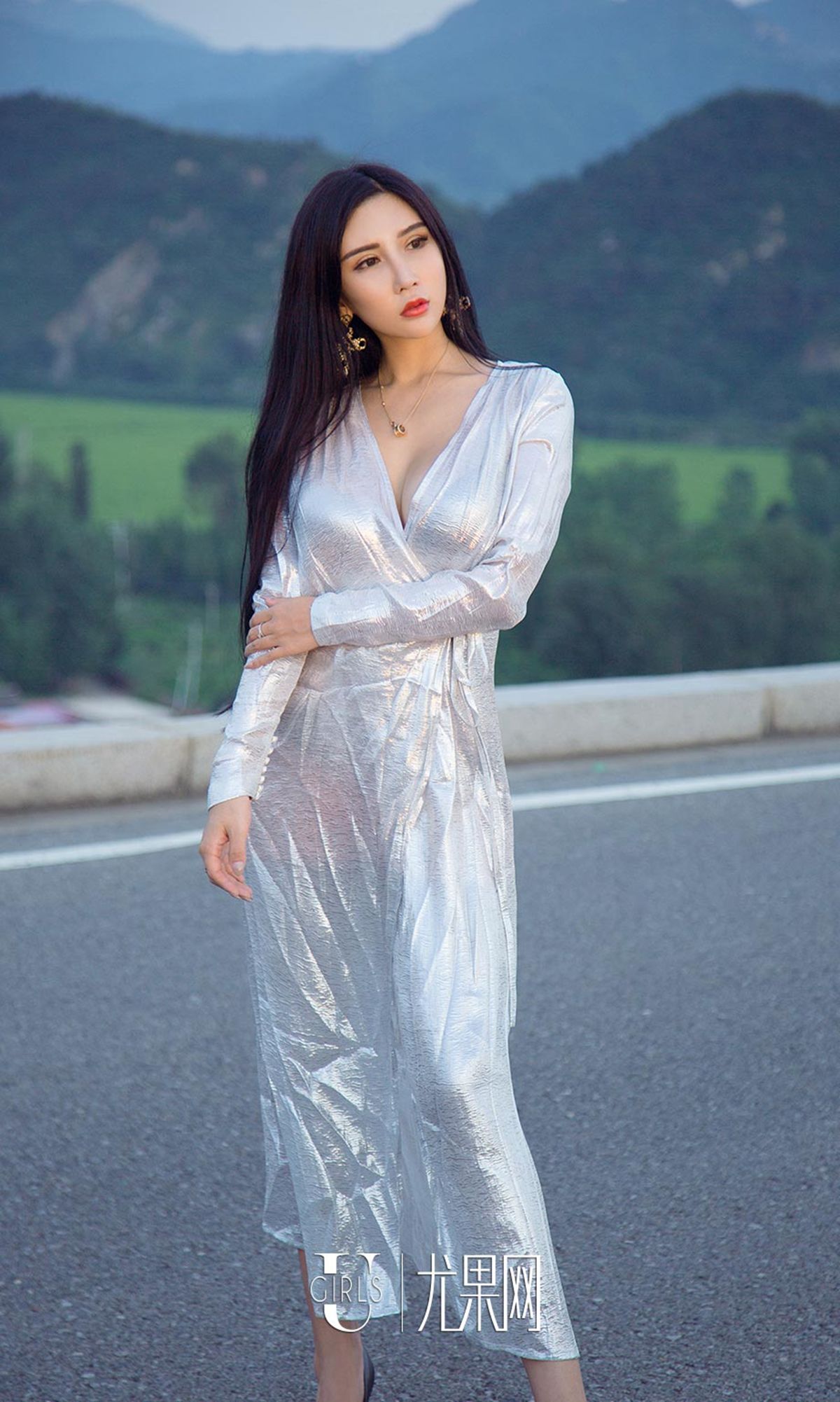 UGirls 爱尤物 No.1208 艾霓莎 心花路放 [35P]