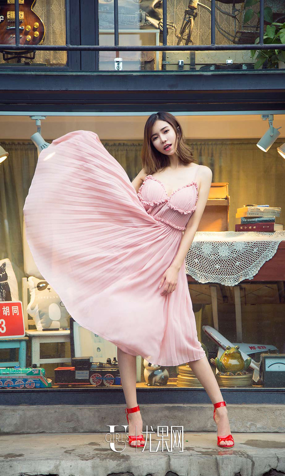 田小燕《夏天里的少女》 尤果圈 No.1101 [35P]