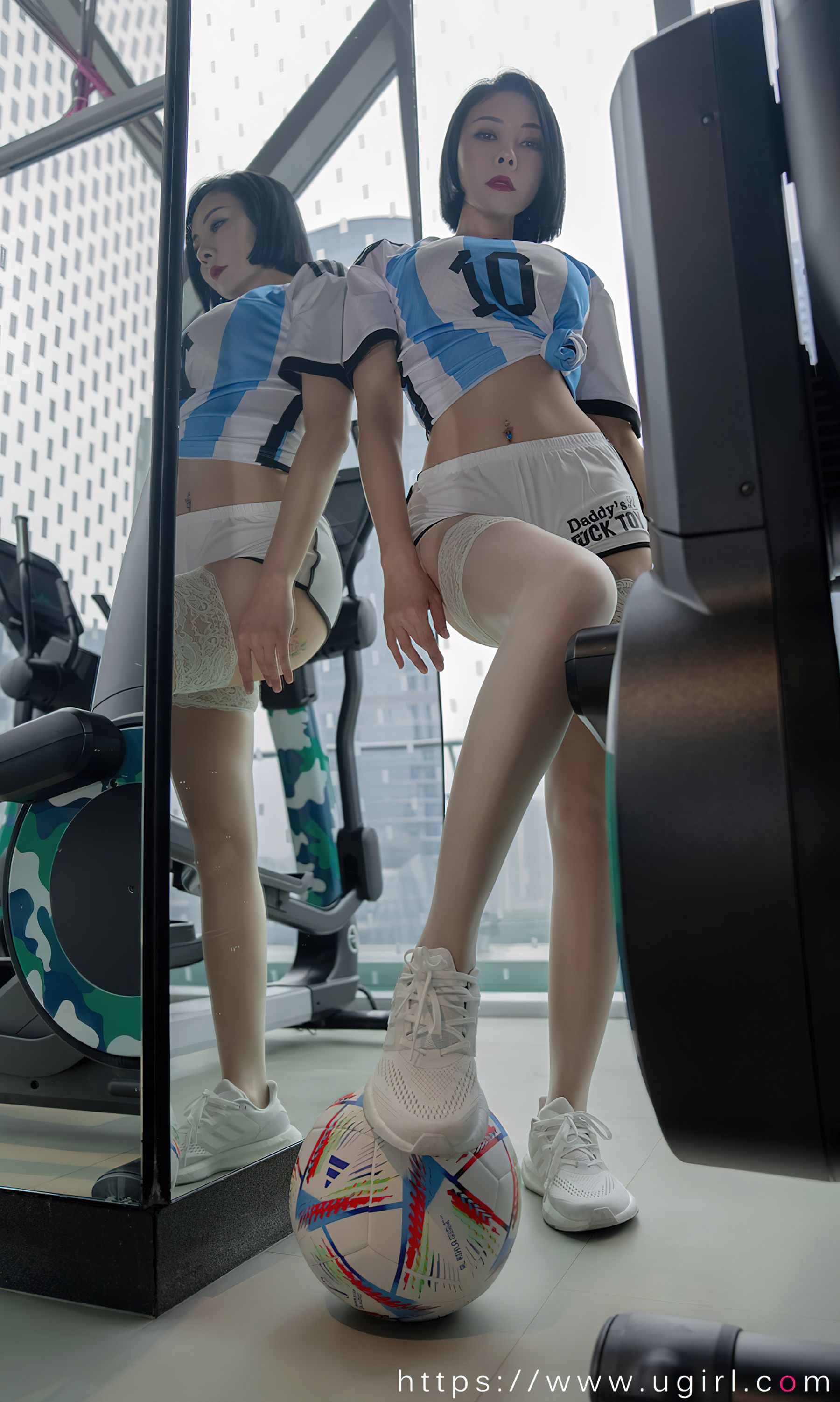 UGirls 爱尤物 No.2466 果儿Victoria 共度世界杯 [35P]