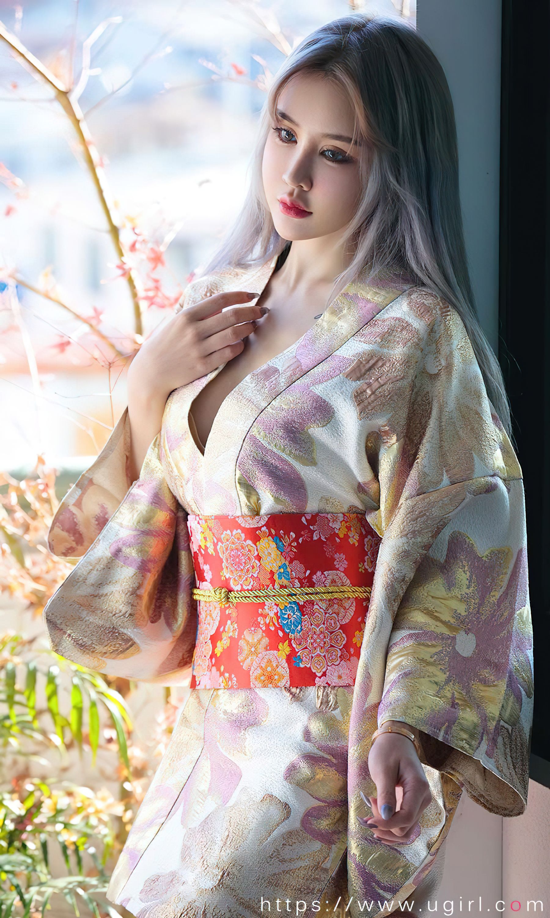 UGirls 爱尤物 No.2440 青树 枫最红时 [35P]