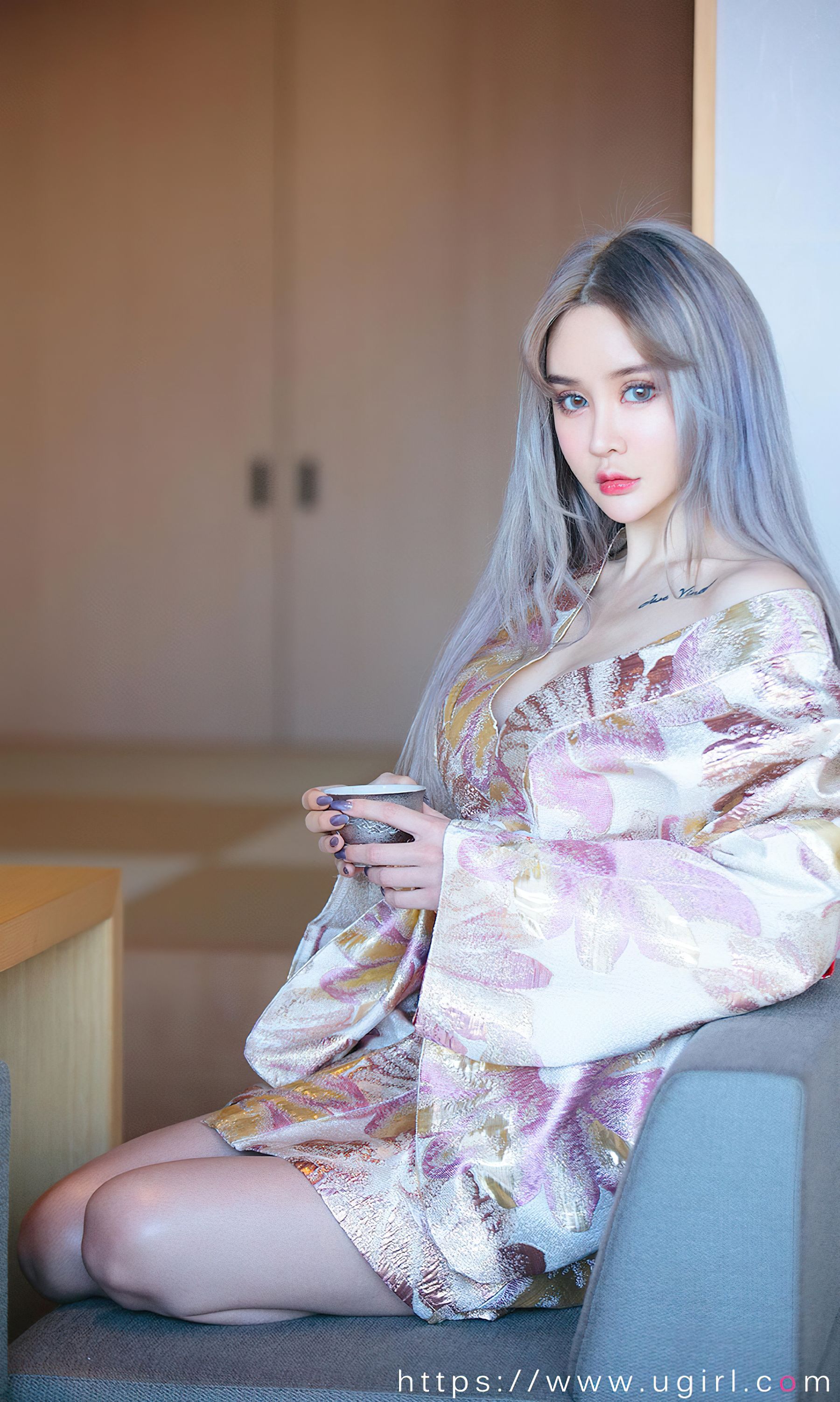 UGirls 爱尤物 No.2440 青树 枫最红时 [35P]